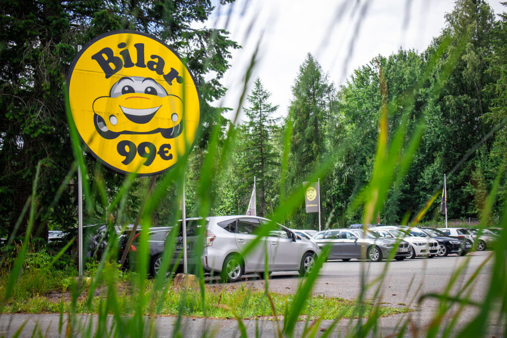 Palvelemme koko kesän arkisin klo 10-18 ja lauantaisin klo 10-16
