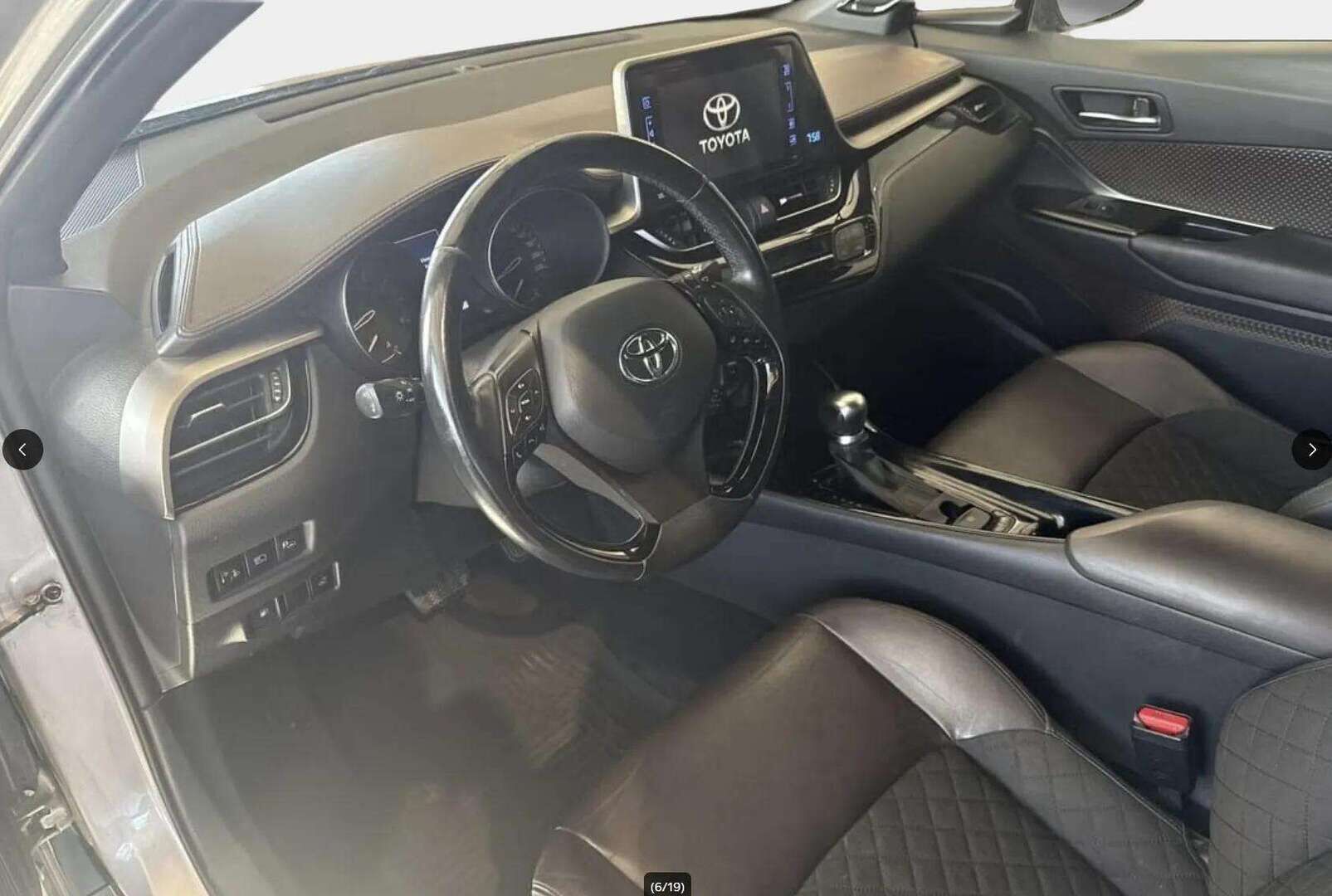 TOYOTA C-HR 2017 1,2 T AWD Executive - | Adapt.vakkari | JBL | Koukku | Kamera | Puolinahat | CarPlay | LED |