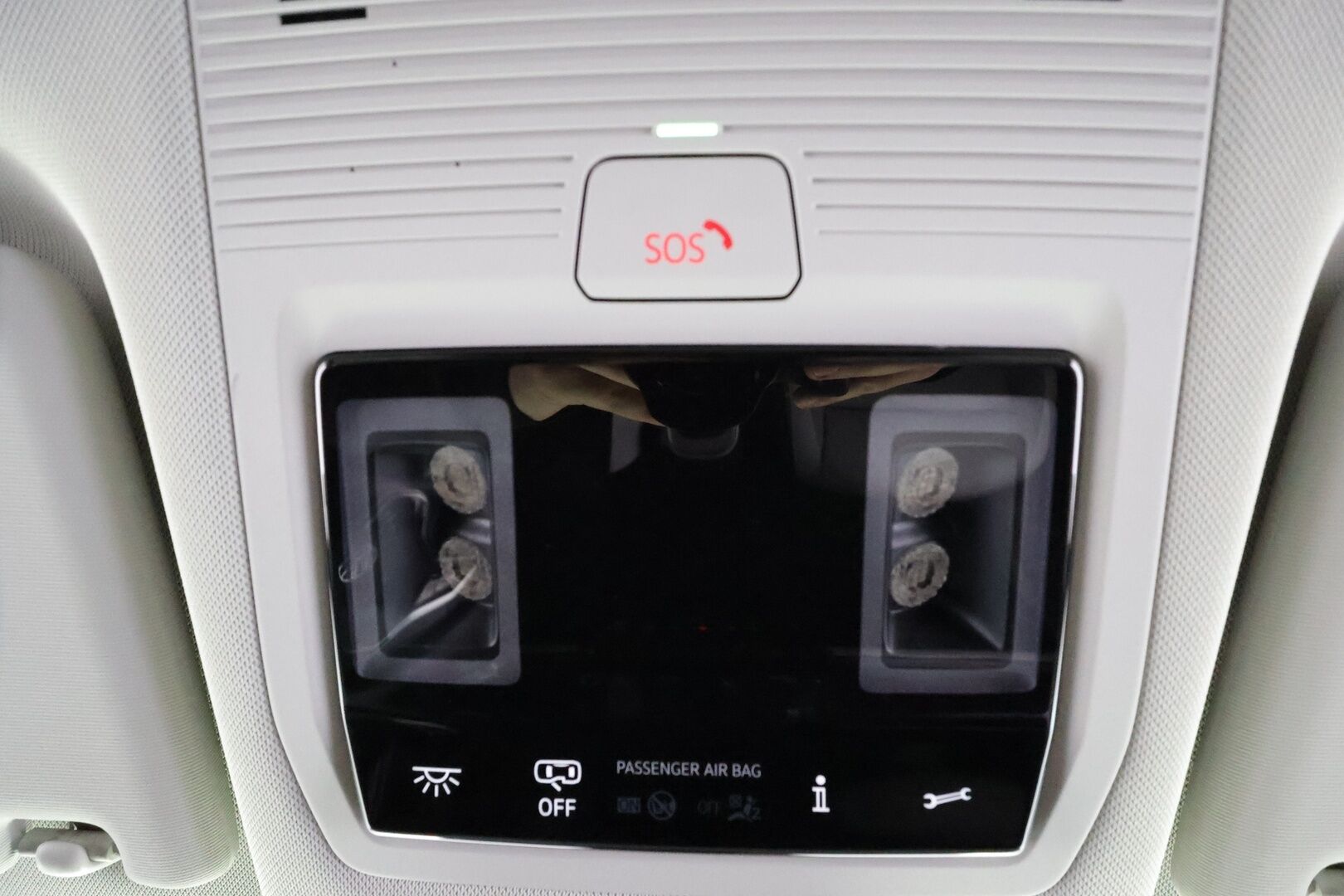 VOLKSWAGEN ID. BUZZ 2024 82kWh 150kW - | Koukku | ACC | Matrix-LED | 360 | Hierovat Sporttipenkit Muistilla | Navi | Kaistavahti | Keyless | Merkkihuollot |