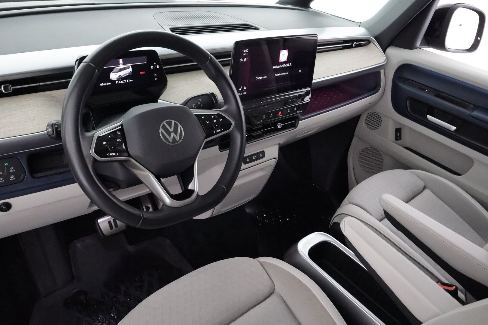 VOLKSWAGEN ID. BUZZ 2024 82kWh 150kW - | Koukku | ACC | Matrix-LED | 360 | Hierovat Sporttipenkit Muistilla | Navi | Kaistavahti | Keyless | Merkkihuollot |