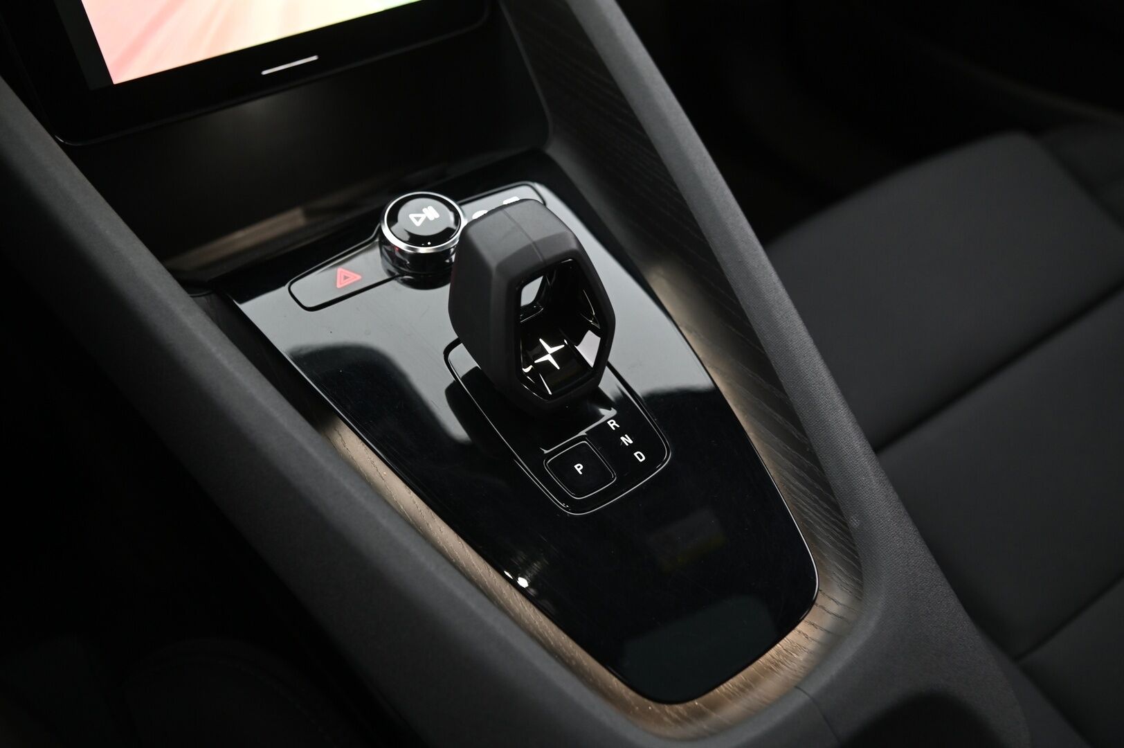 POLESTAR 2 2021 Long Range Dual Motor, 300kW, 78kWh - Pilot & Plus / Harman/Kardon / 360° / Lasikatto / Pixel led