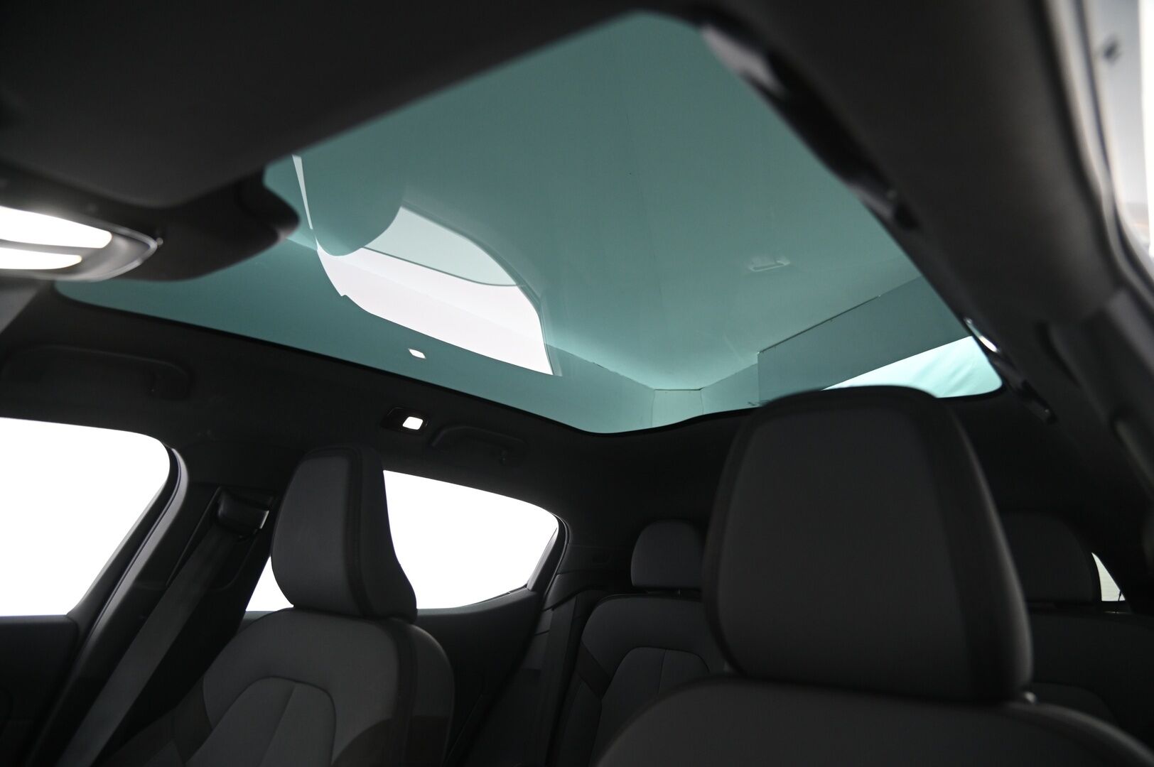 POLESTAR 2 2021 Long Range Dual Motor, 300kW, 78kWh - Pilot & Plus / Harman/Kardon / 360° / Lasikatto / Pixel led