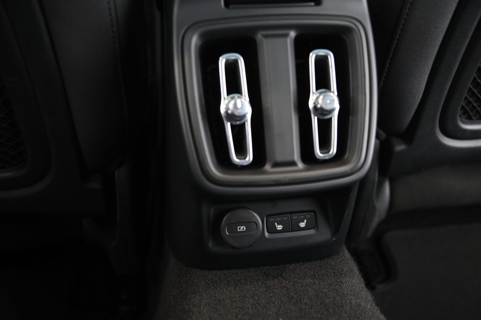 POLESTAR 2 2021 Long Range Dual Motor, 300kW, 78kWh - Pilot & Plus / Harman/Kardon / 360° / Lasikatto / Pixel led