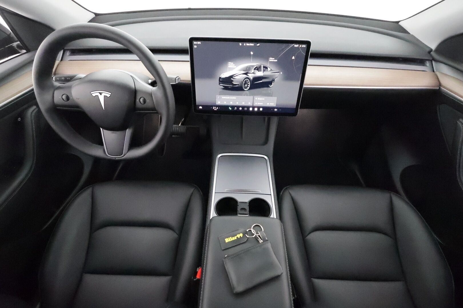 TESLA MODEL Y 2023 Long Range Dual Motor AWD ** Koukku / Lämpöpumppu / Lasikatto / Adapt.Vakkari / Matrix-LED / Muistipenkki / Kamera** - 3,99 % KORKOTARJOUS TÄHÄN AUTOON - Navi / Kaistavahti / Premium Audio / KeylessGO / Akku Testattu!