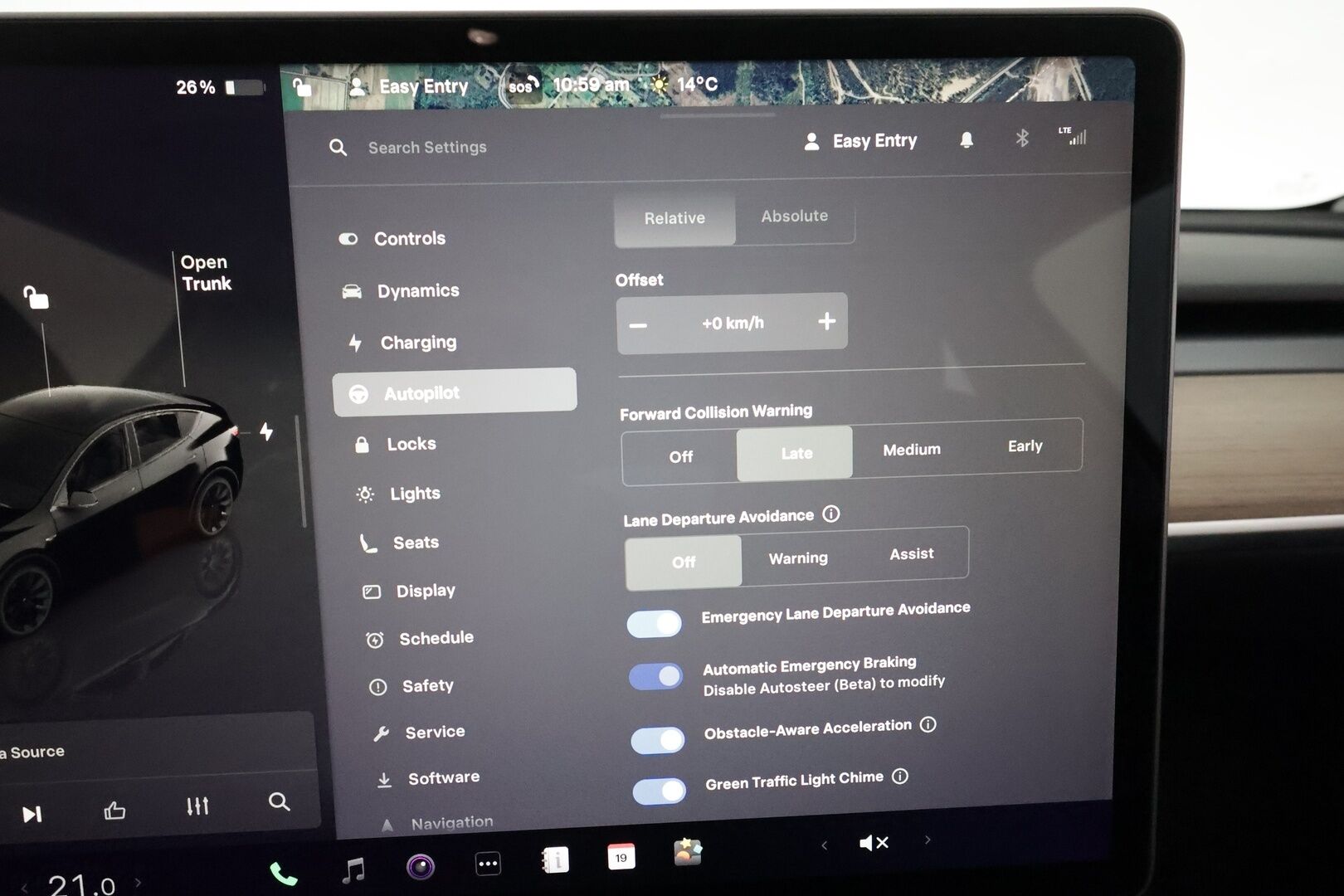 TESLA MODEL Y 2023 Long Range Dual Motor AWD ** Koukku / Lämpöpumppu / Lasikatto / Adapt.Vakkari / Matrix-LED / Muistipenkki / Kamera** - 3,99 % KORKOTARJOUS TÄHÄN AUTOON - Navi / Kaistavahti / Premium Audio / KeylessGO / Akku Testattu!