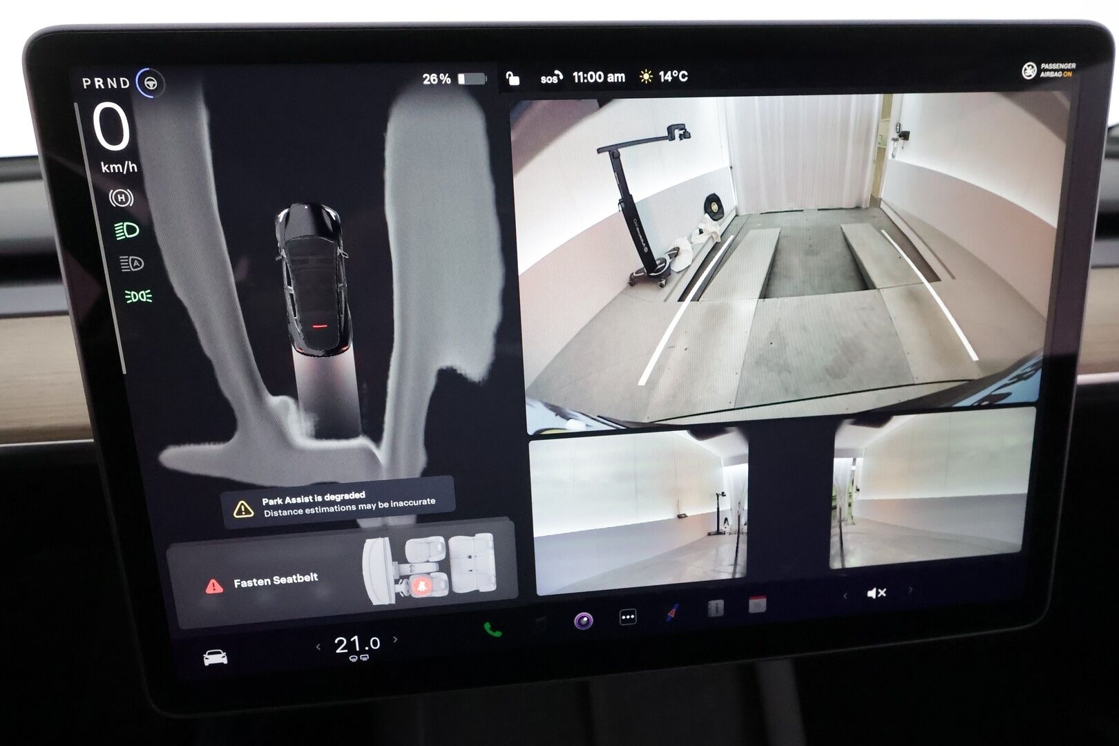 TESLA MODEL Y 2023 Long Range Dual Motor AWD ** Koukku / Lämpöpumppu / Lasikatto / Adapt.Vakkari / Matrix-LED / Muistipenkki / Kamera** - 3,99 % KORKOTARJOUS TÄHÄN AUTOON - Navi / Kaistavahti / Premium Audio / KeylessGO / Akku Testattu!