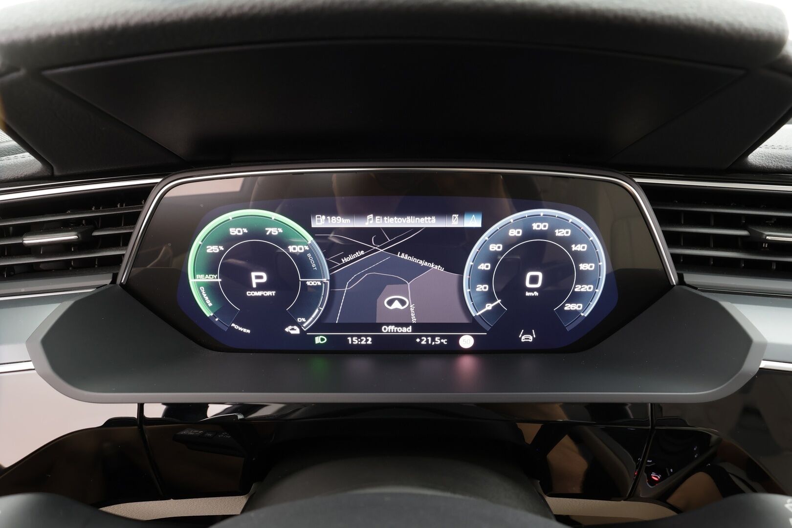 AUDI Q8 E-TRON 2024 55 - | ACC | Lisälämmitin | Koukku | Ilma-alusta | Matrix LED | Muistipenkki | P.Kamera | Nahat | Apple&Android | Merkkihuollettu |