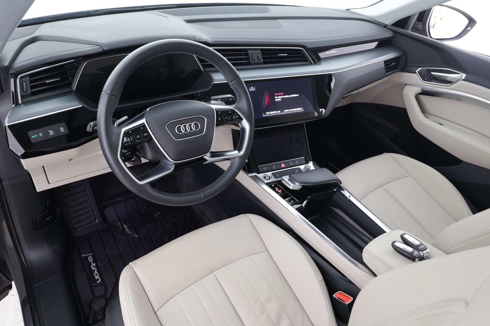 AUDI Q8 E-TRON 2024 55 - | ACC | Lisälämmitin | Koukku | Ilma-alusta | Matrix LED | Muistipenkki | P.Kamera | Nahat | Apple&Android | Merkkihuollettu |