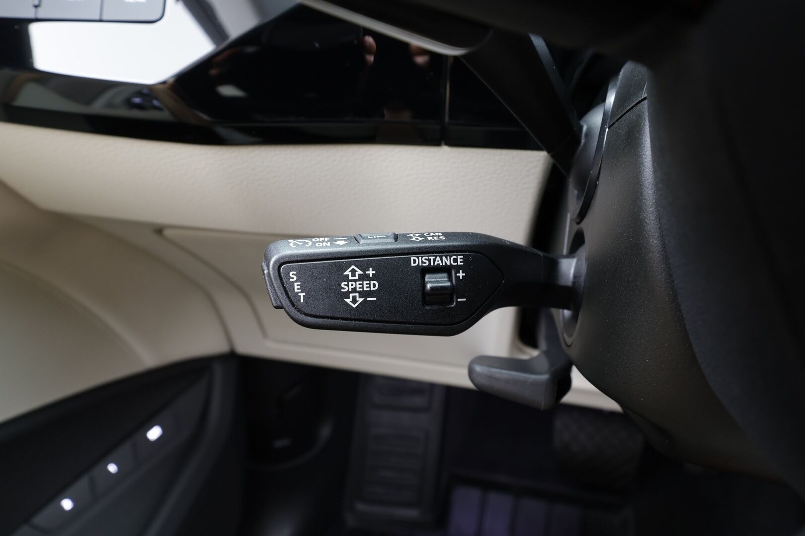 AUDI Q8 E-TRON 2024 55 - | ACC | Lisälämmitin | Koukku | Ilma-alusta | Matrix LED | Muistipenkki | P.Kamera | Nahat | Apple&Android | Merkkihuollettu |