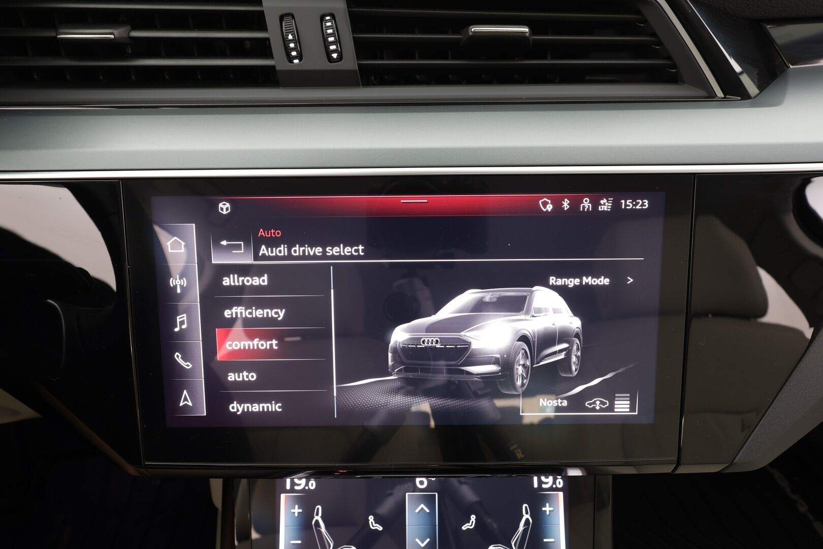 AUDI Q8 E-TRON 2024 55 - | ACC | Lisälämmitin | Koukku | Ilma-alusta | Matrix LED | Muistipenkki | P.Kamera | Nahat | Apple&Android | Merkkihuollettu |