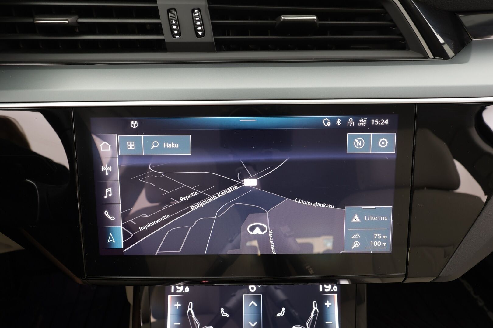 AUDI Q8 E-TRON 2024 55 - | ACC | Lisälämmitin | Koukku | Ilma-alusta | Matrix LED | Muistipenkki | P.Kamera | Nahat | Apple&Android | Merkkihuollettu |
