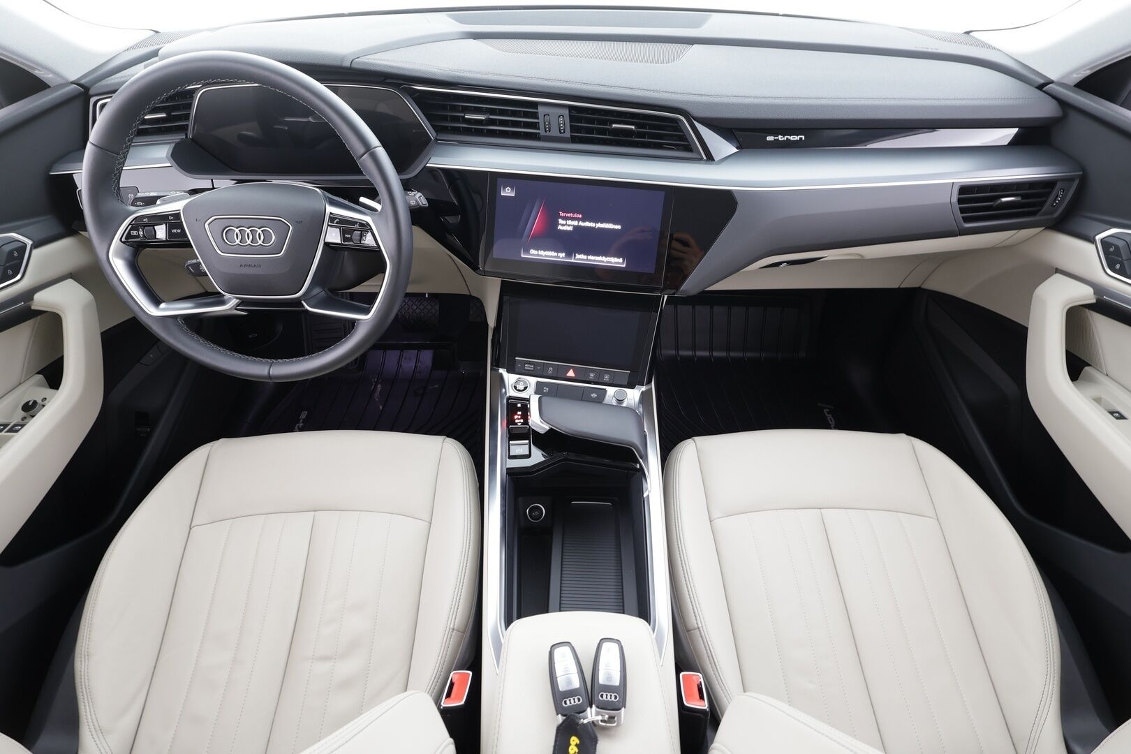 AUDI Q8 E-TRON 2024 55 - | ACC | Lisälämmitin | Koukku | Ilma-alusta | Matrix LED | Muistipenkki | P.Kamera | Nahat | Apple&Android | Merkkihuollettu |