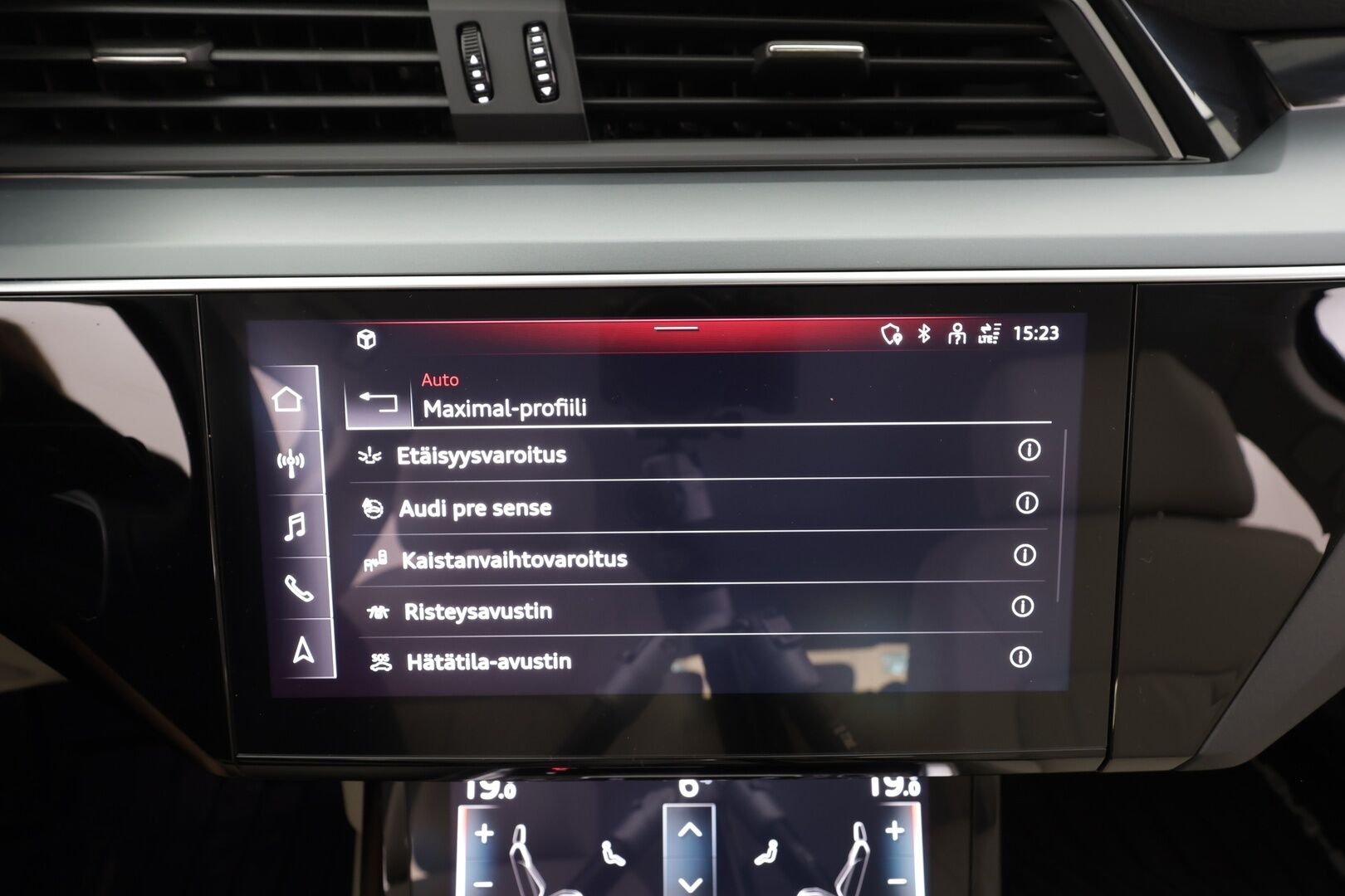 AUDI Q8 E-TRON 2024 55 - | ACC | Lisälämmitin | Koukku | Ilma-alusta | Matrix LED | Muistipenkki | P.Kamera | Nahat | Apple&Android | Merkkihuollettu |