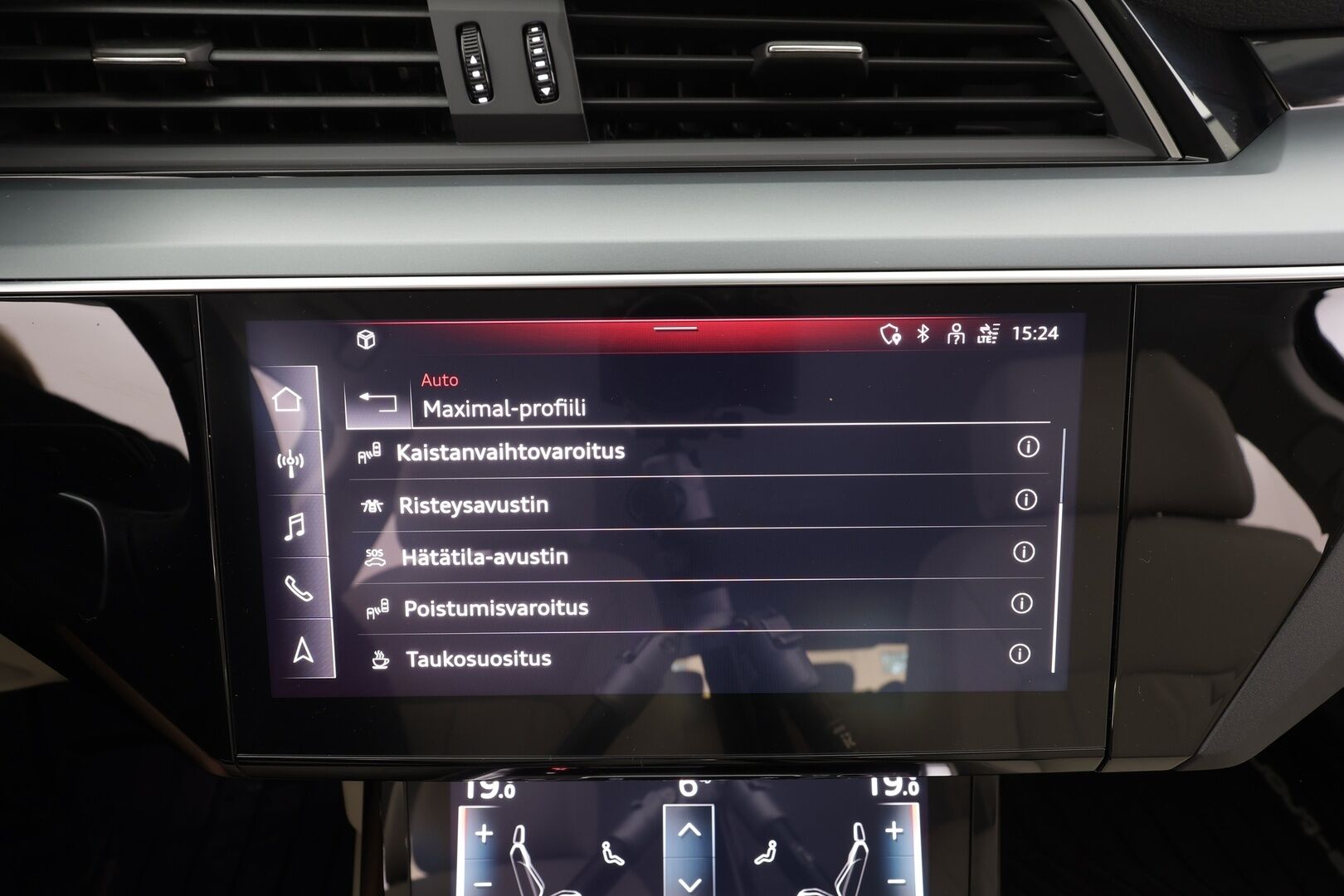 AUDI Q8 E-TRON 2024 55 - | ACC | Lisälämmitin | Koukku | Ilma-alusta | Matrix LED | Muistipenkki | P.Kamera | Nahat | Apple&Android | Merkkihuollettu |