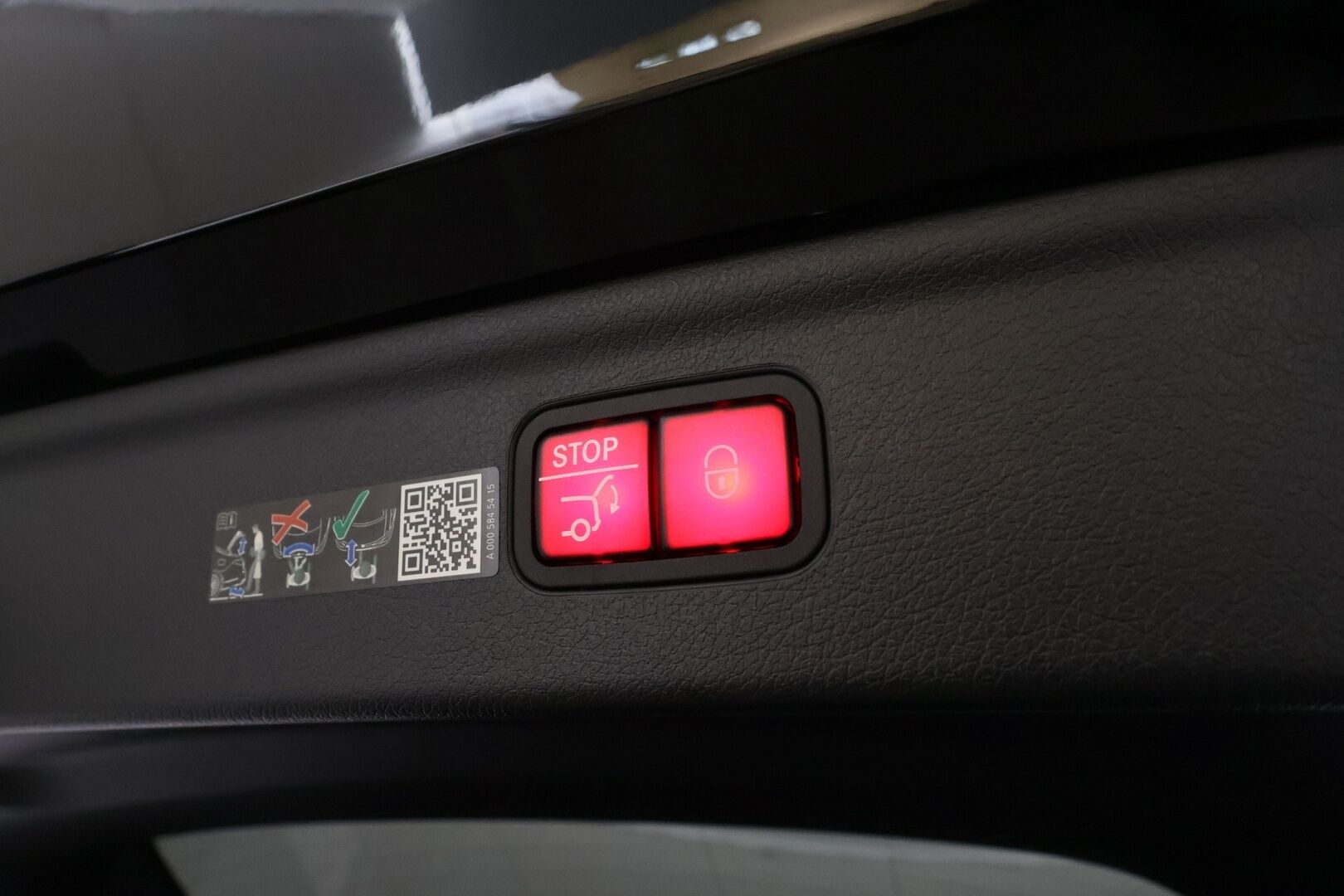 MERCEDES-BENZ EQE SUV 2023 350 4Matic * Distronic+ / Digital Light / 360° / Burmester / Muistipenkit / Panorama / Navi / KeylessGo / Koukku / ILP * - Kahdet renkaat aluvanteilla 