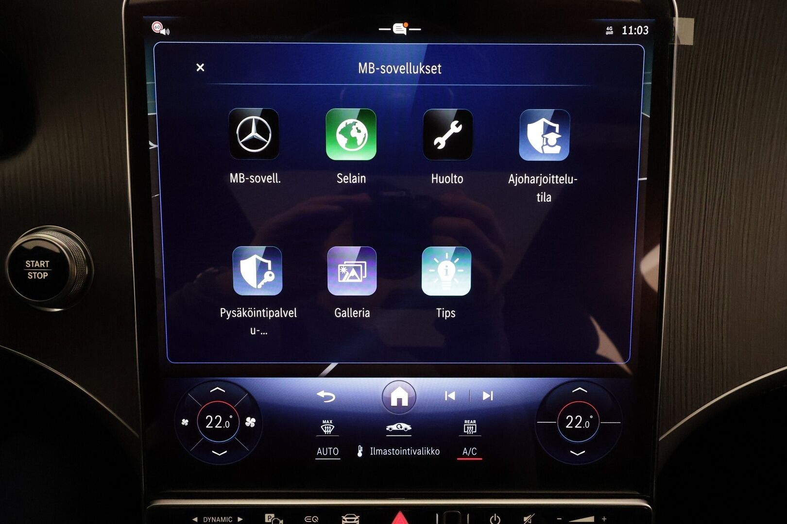 MERCEDES-BENZ EQE SUV 2023 350 4Matic * Distronic+ / Digital Light / 360° / Burmester / Muistipenkit / Panorama / Navi / KeylessGo / Koukku / ILP * - Kahdet renkaat aluvanteilla 