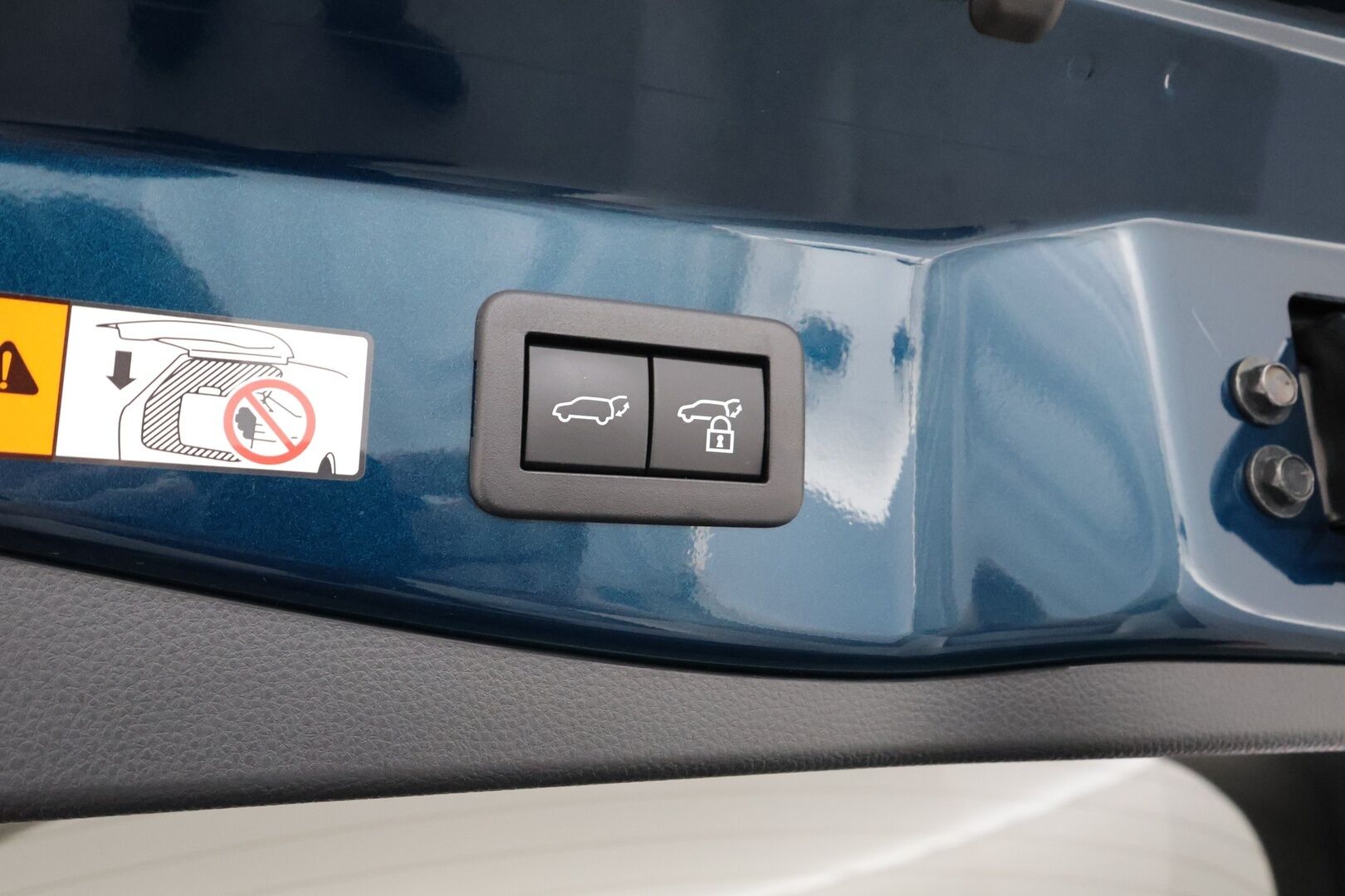 TOYOTA C-HR 2024 1,8 Hybrid Style - | ACC | LED | P.Kamera | Navi | Kaistavahti | Keyless | Katveavustin | Digimittaristo | Merkkihuollot |