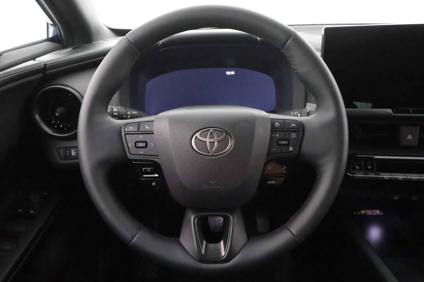 TOYOTA C-HR 2024 1,8 Hybrid Style - | ACC | LED | P.Kamera | Navi | Kaistavahti | Keyless | Katveavustin | Digimittaristo | Merkkihuollot |