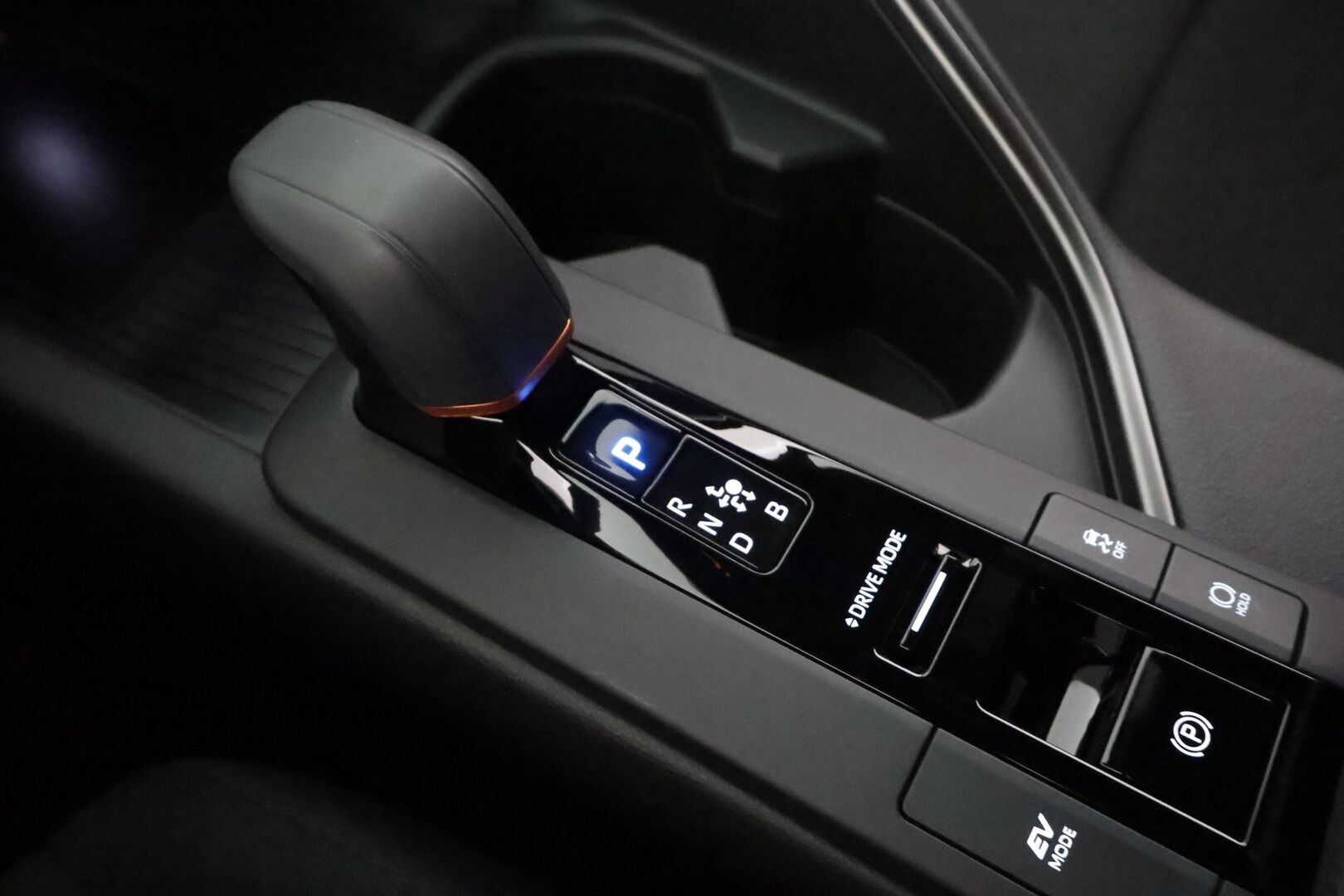 TOYOTA C-HR 2024 1,8 Hybrid Style - | ACC | LED | P.Kamera | Navi | Kaistavahti | Keyless | Katveavustin | Digimittaristo | Merkkihuollot |