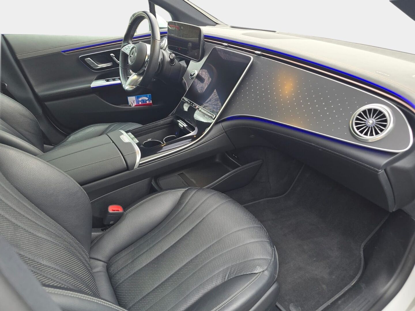 MERCEDES-BENZ EQE 2022 350+ / Distronic / Burmester / 360°-kamera / Tuuletetut muistipenkit / Digital Led / - HULLUT AVAJAISHULINAT KORKOTARJOUS 3,29 %