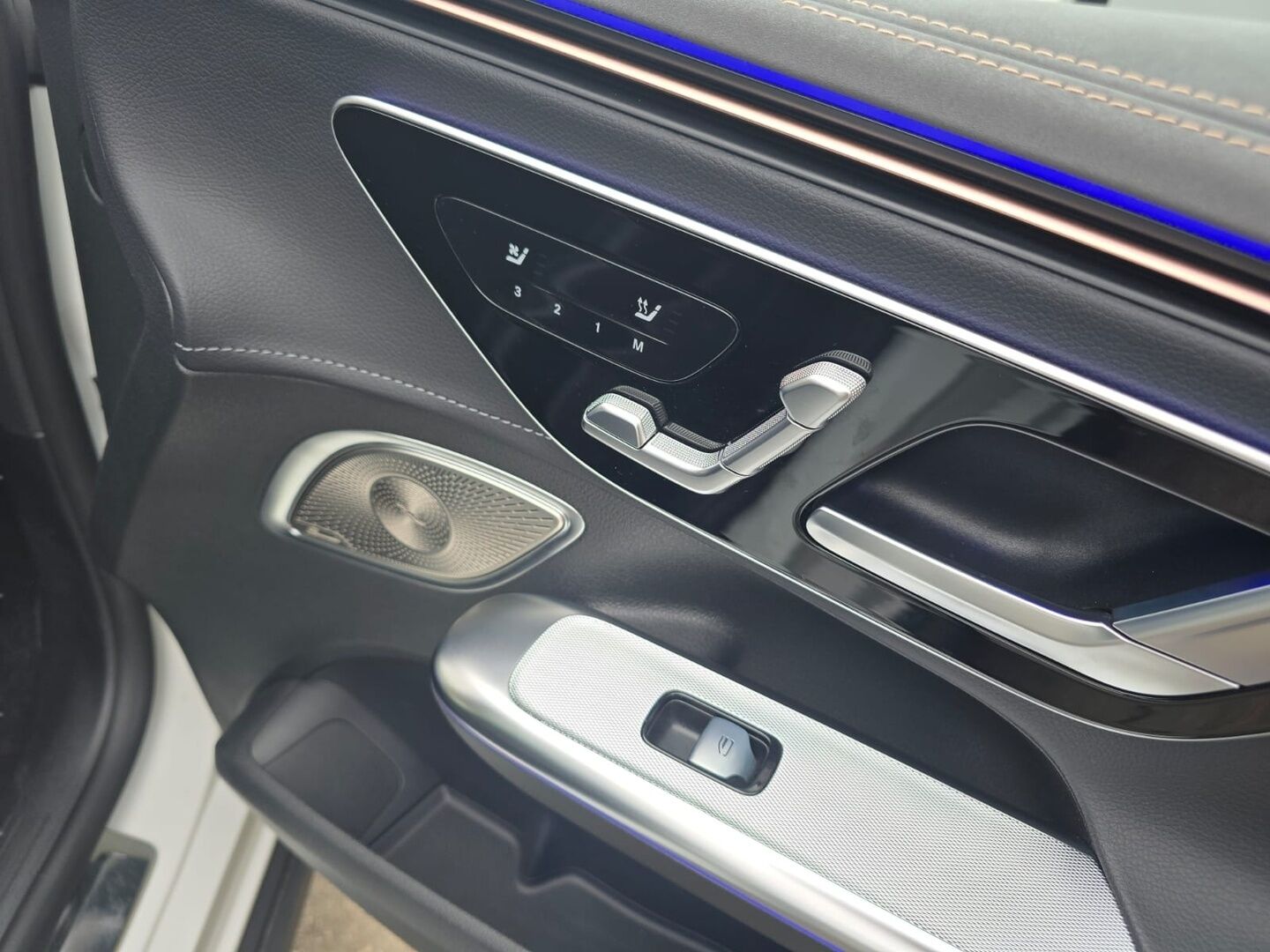 MERCEDES-BENZ EQE 2022 350+ / Distronic / Burmester / 360°-kamera / Tuuletetut muistipenkit / Digital Led / - HULLUT AVAJAISHULINAT KORKOTARJOUS 3,29 %