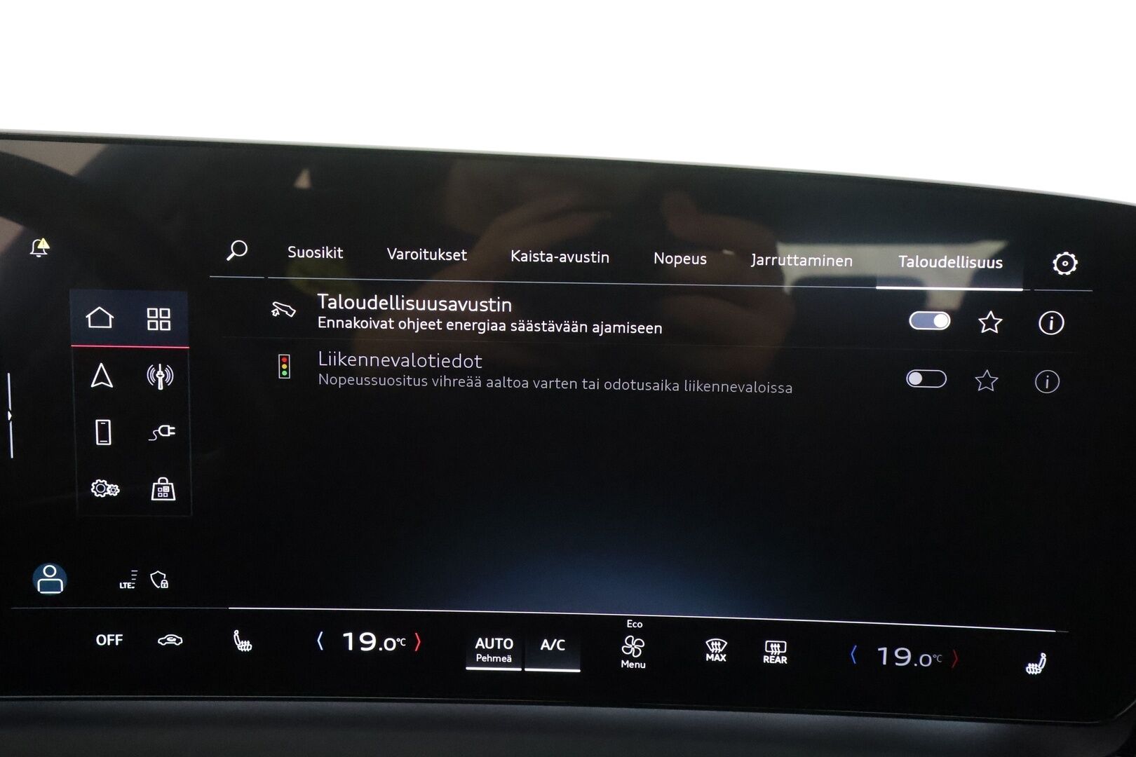 Audi Q6 e-tron 2024 quattro LE S line - ILP | Vetokoukku | ACC | Matrix LED | Akuston esilämmitys | Nahkasisusta | Sporttipenkit Muistilla | Merkkihuollot | 360-Kamera | Supervarusteet!