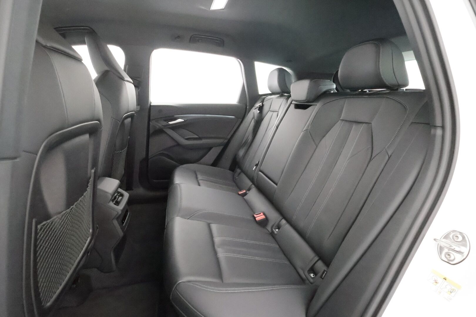 Audi Q6 e-tron 2024 quattro LE S line - ILP | Vetokoukku | ACC | Matrix LED | Akuston esilämmitys | Nahkasisusta | Sporttipenkit Muistilla | Merkkihuollot | 360-Kamera | Supervarusteet!