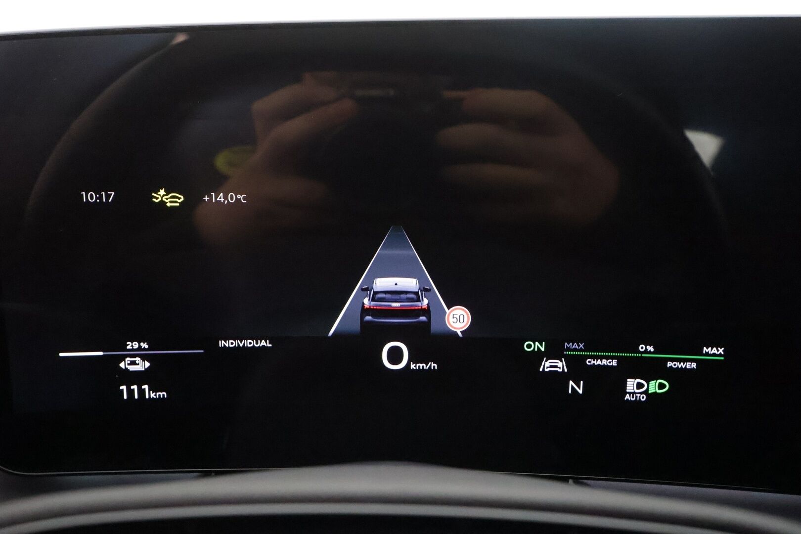 Audi Q6 e-tron 2024 quattro LE S line - ILP | Vetokoukku | ACC | Matrix LED | Akuston esilämmitys | Nahkasisusta | Sporttipenkit Muistilla | Merkkihuollot | 360-Kamera | Supervarusteet!