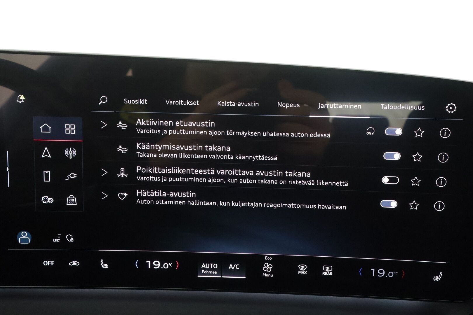 Audi Q6 e-tron 2024 quattro LE S line - ILP | Vetokoukku | ACC | Matrix LED | Akuston esilämmitys | Nahkasisusta | Sporttipenkit Muistilla | Merkkihuollot | 360-Kamera | Supervarusteet!