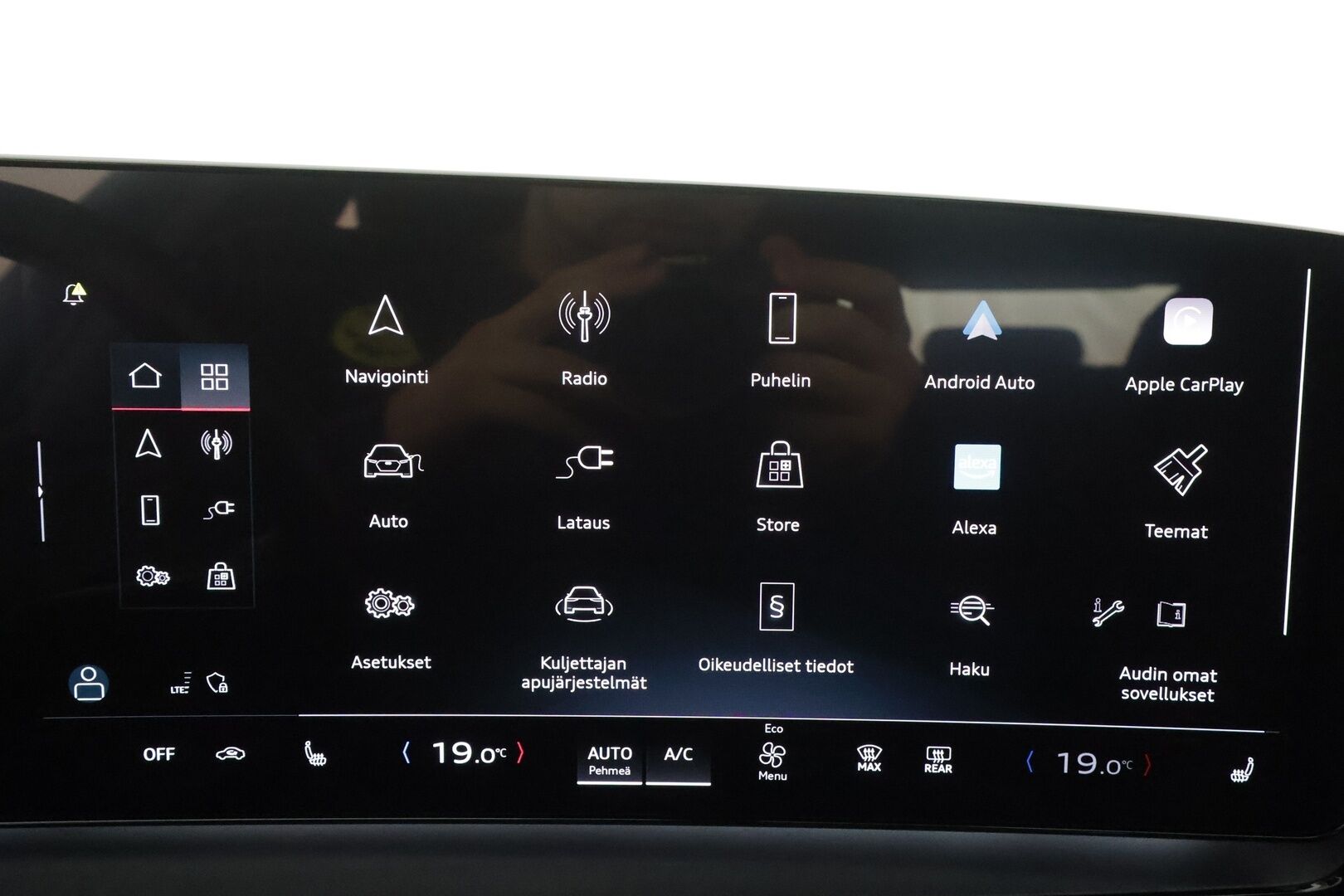 Audi Q6 e-tron 2024 quattro LE S line - ILP | Vetokoukku | ACC | Matrix LED | Akuston esilämmitys | Nahkasisusta | Sporttipenkit Muistilla | Merkkihuollot | 360-Kamera | Supervarusteet!