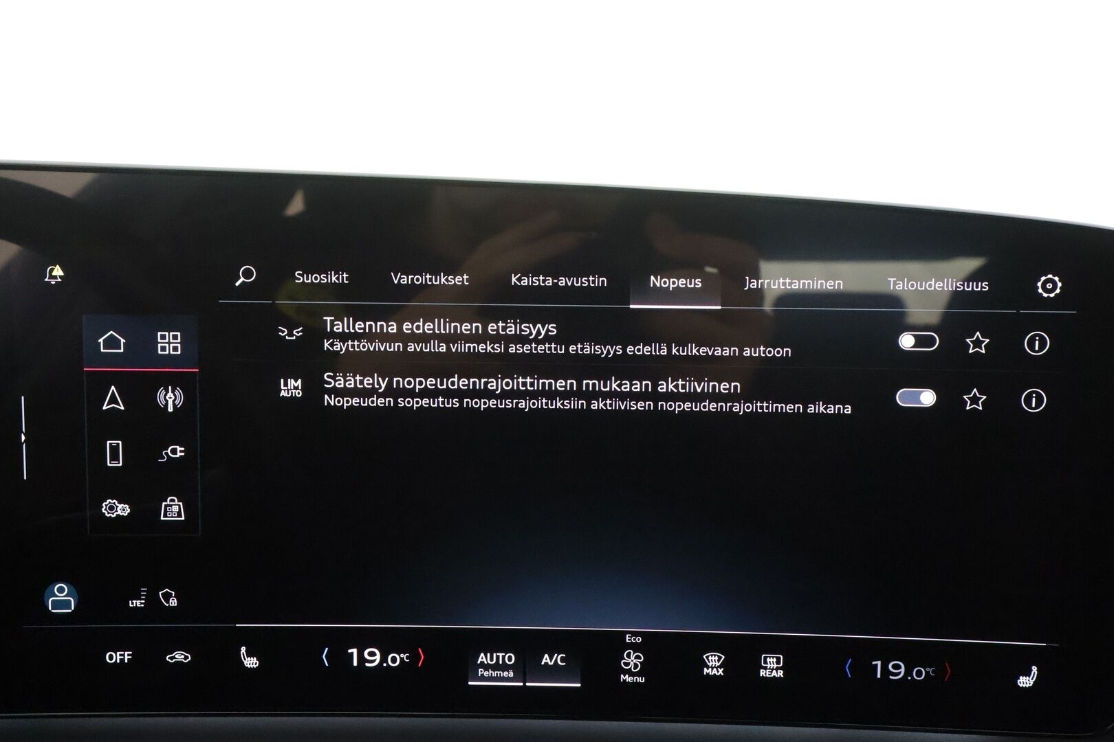 Audi Q6 e-tron 2024 quattro LE S line - ILP | Vetokoukku | ACC | Matrix LED | Akuston esilämmitys | Nahkasisusta | Sporttipenkit Muistilla | Merkkihuollot | 360-Kamera | Supervarusteet!