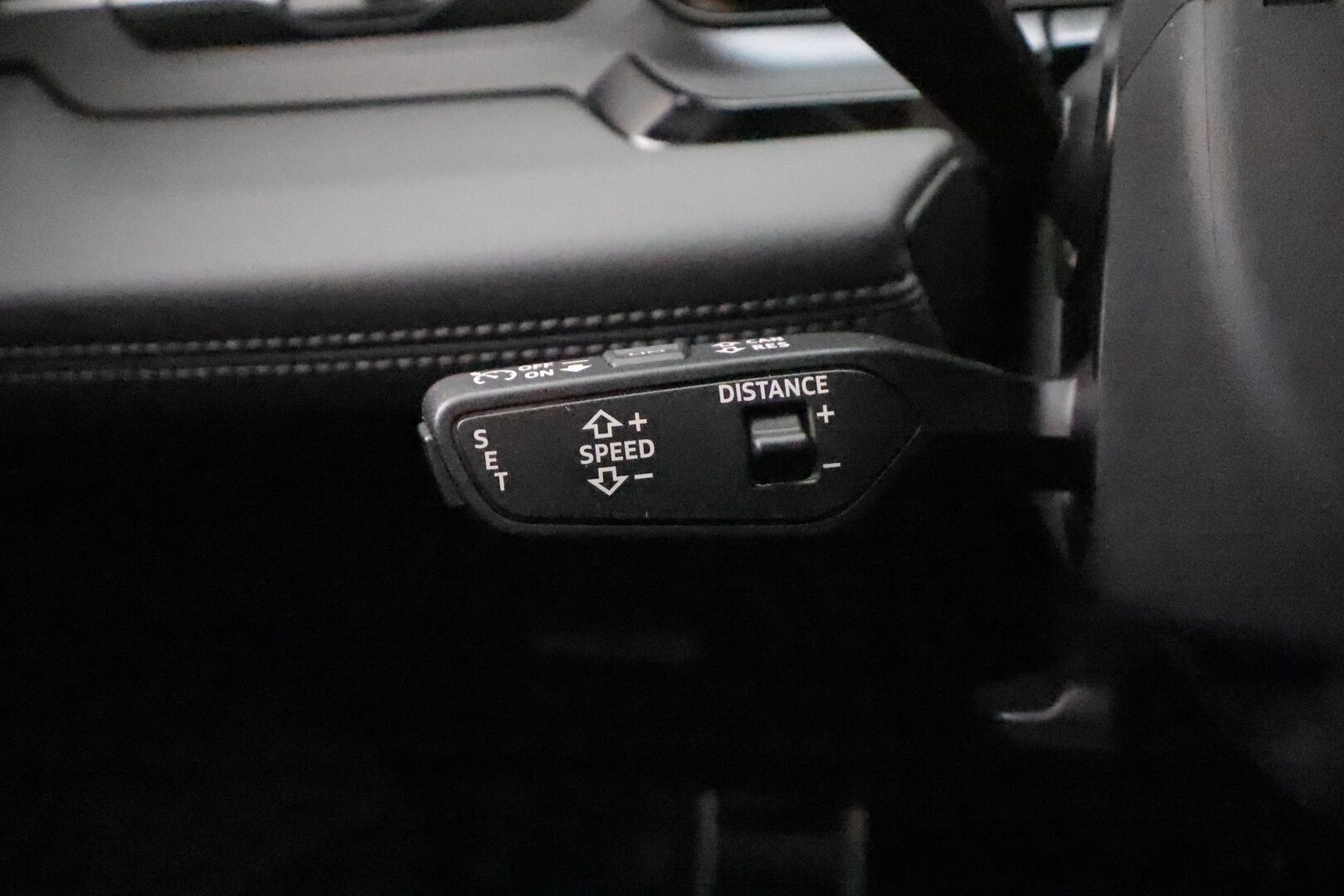 Audi Q6 e-tron 2024 quattro LE S line - ILP | Vetokoukku | ACC | Matrix LED | Akuston esilämmitys | Nahkasisusta | Sporttipenkit Muistilla | Merkkihuollot | 360-Kamera | Supervarusteet!