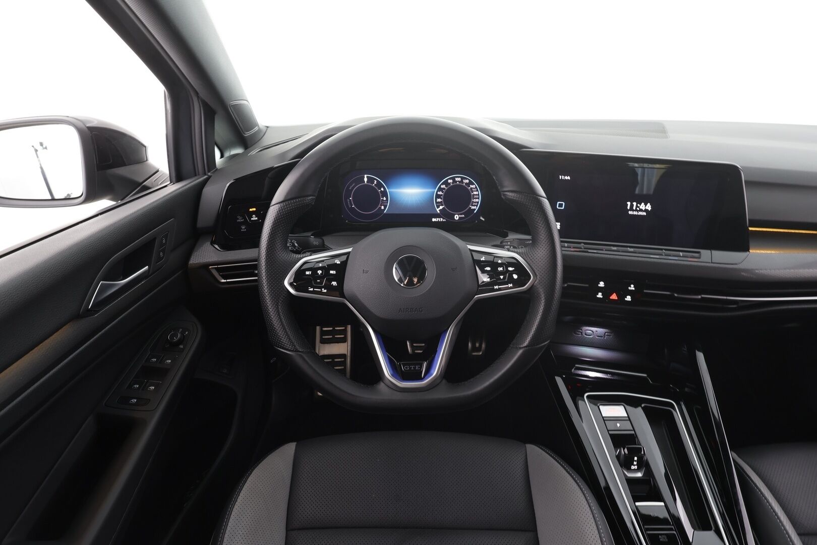 VOLKSWAGEN GOLF 2023 GTE 1.4 TSI Hybrid 180 DSG *ACC / Koukku / Webasto / Matrix-LED / Tuuletetut Nahat / Muistipenkki / Apple&Android * - Merkkihuollettu / Kahdet renkaat