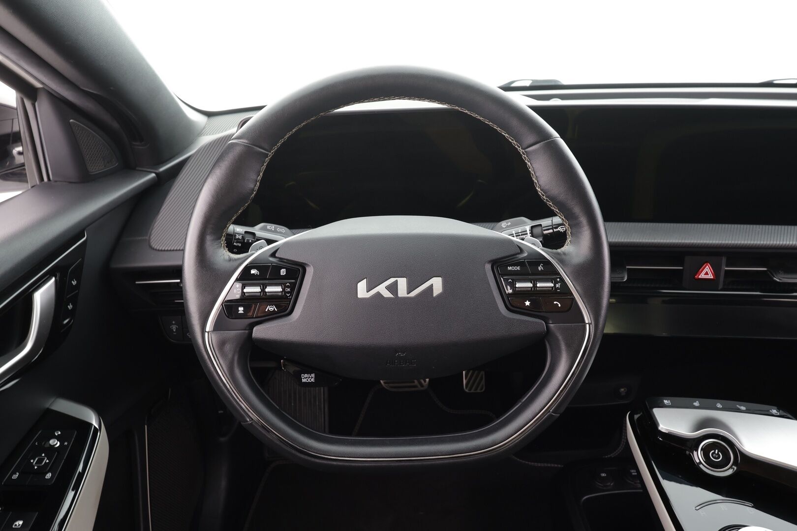 KIA EV6 2022 GT-Line RWD 77 kWh 229 hv - | Koukku | ILP | Lasikattoluukku | ACC | 360 | Meridian | Relaxation-Muistipenkki | HUD | Navi | Kaistavahti | Katveavustin | Keyless | Merkkihuollot | 