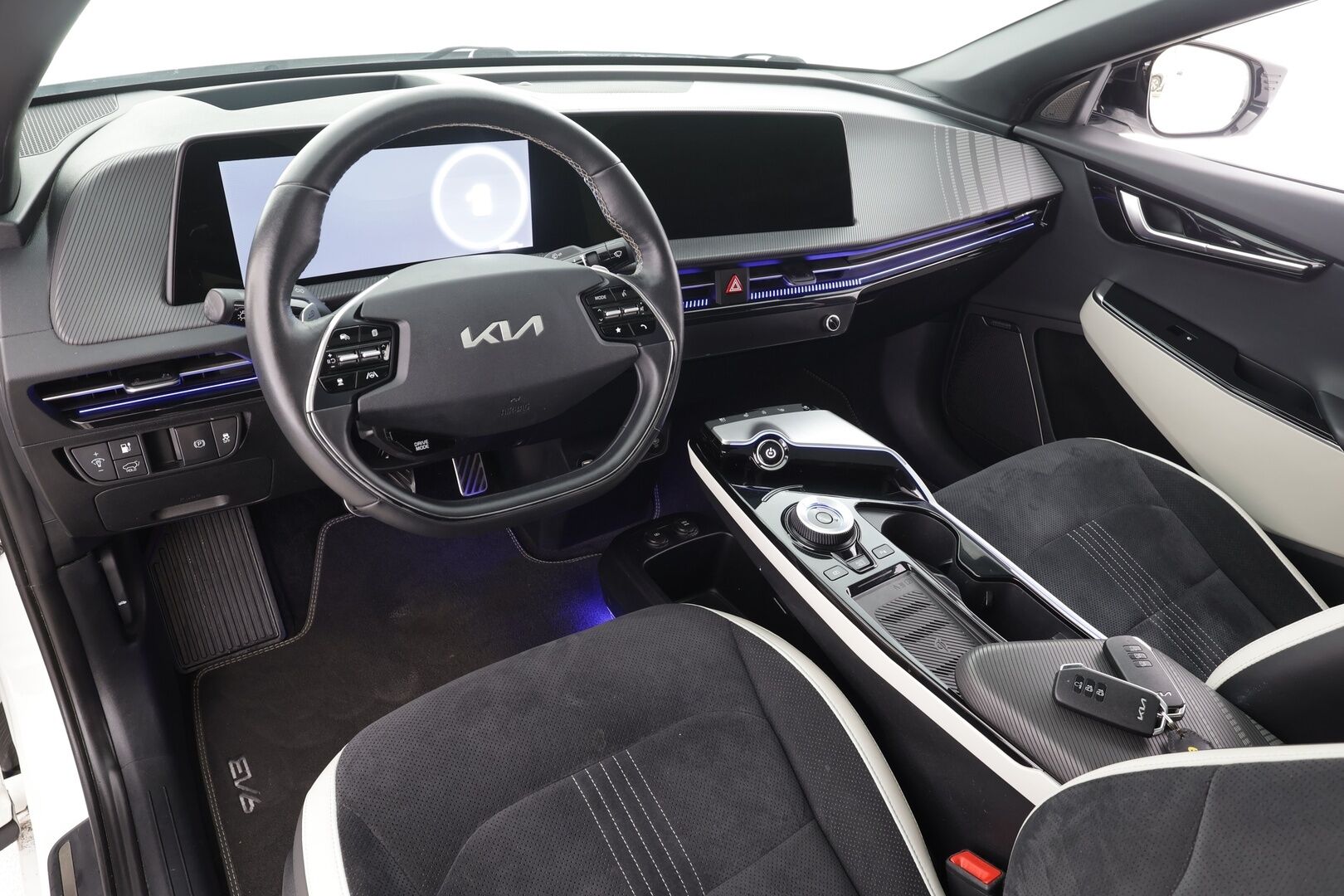 KIA EV6 2022 GT-Line RWD 77 kWh 229 hv - | Koukku | ILP | Lasikattoluukku | ACC | 360 | Meridian | Relaxation-Muistipenkki | HUD | Navi | Kaistavahti | Katveavustin | Keyless | Merkkihuollot | 