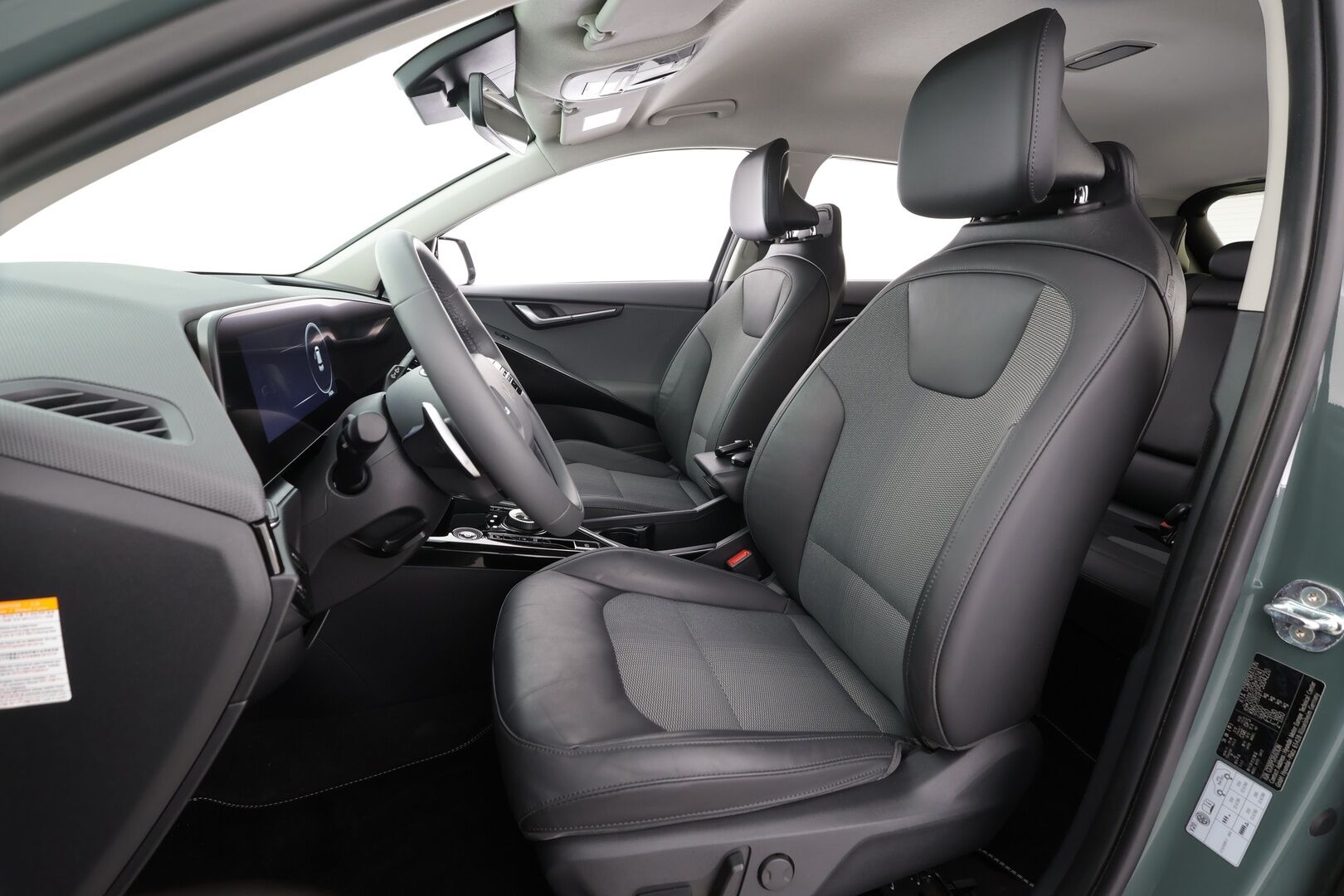 Kia Niro 2023 EX 64,8 kWh 204 hv - | ACC | ILP | Koukku | Puolinahat | Sähköpenkki | LED | HDA | BSM | P.kamera | Keyless | Lämm. ratti | Merkkihuollot | 2x renkaat aluin | 