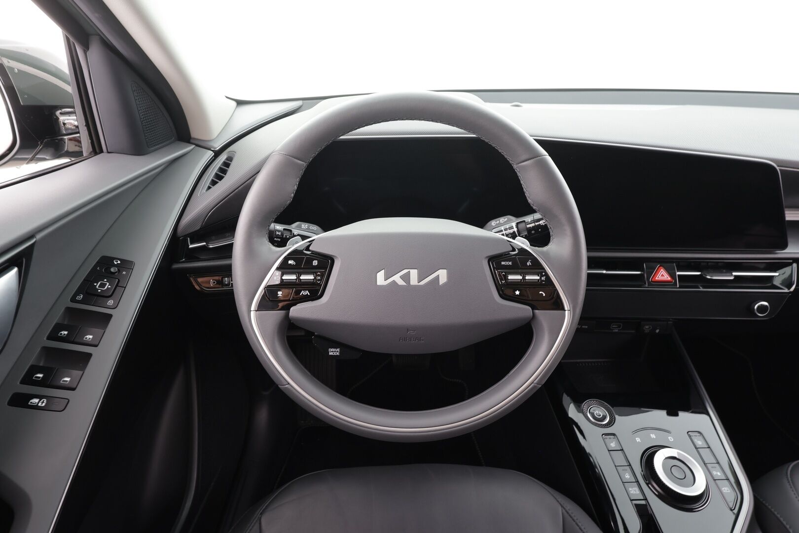 Kia Niro 2023 EX 64,8 kWh 204 hv - | ACC | ILP | Koukku | Puolinahat | Sähköpenkki | LED | HDA | BSM | P.kamera | Keyless | Lämm. ratti | Merkkihuollot | 2x renkaat aluin | 