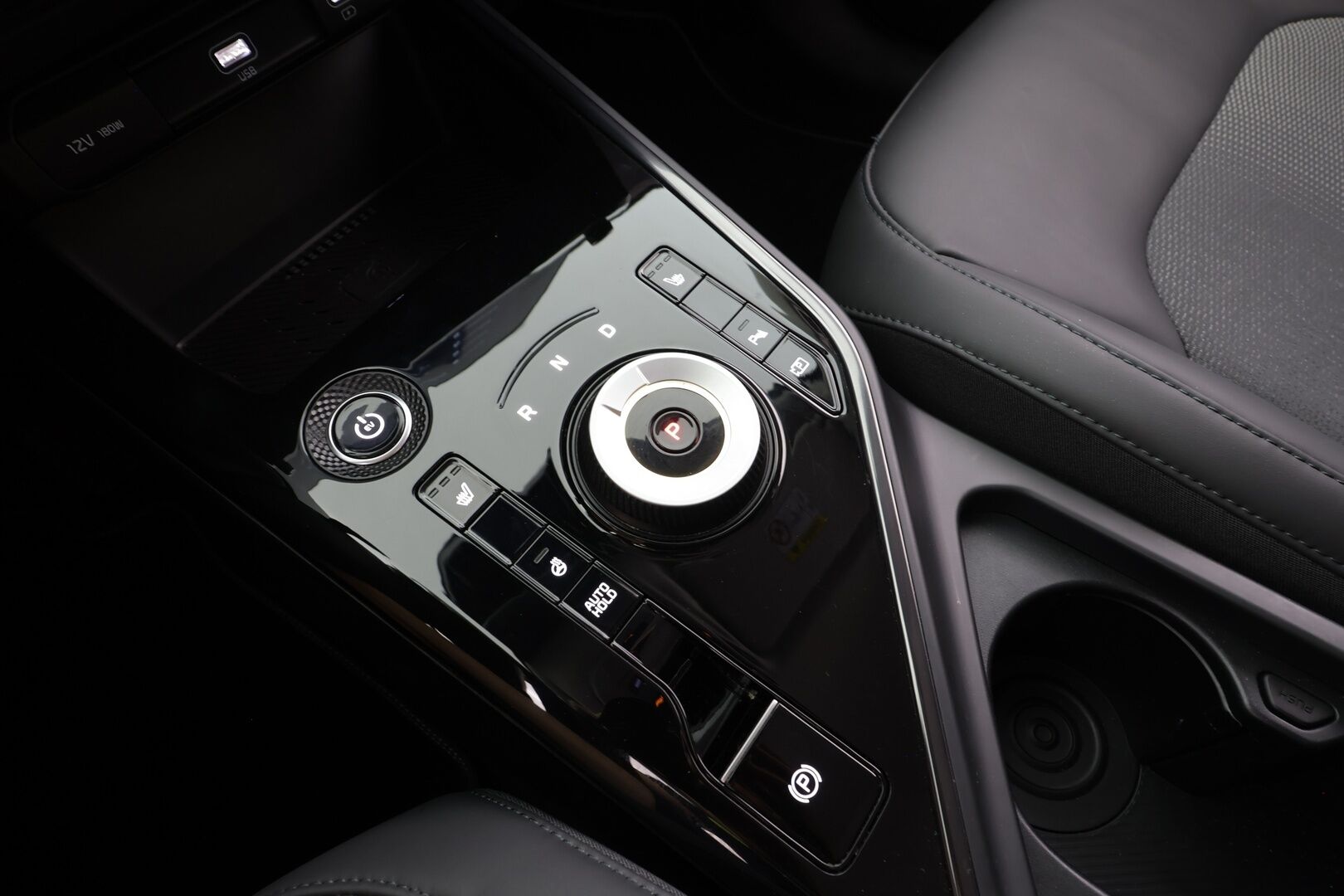 Kia Niro 2023 EX 64,8 kWh 204 hv - | ACC | ILP | Koukku | Puolinahat | Sähköpenkki | LED | HDA | BSM | P.kamera | Keyless | Lämm. ratti | Merkkihuollot | 2x renkaat aluin | 