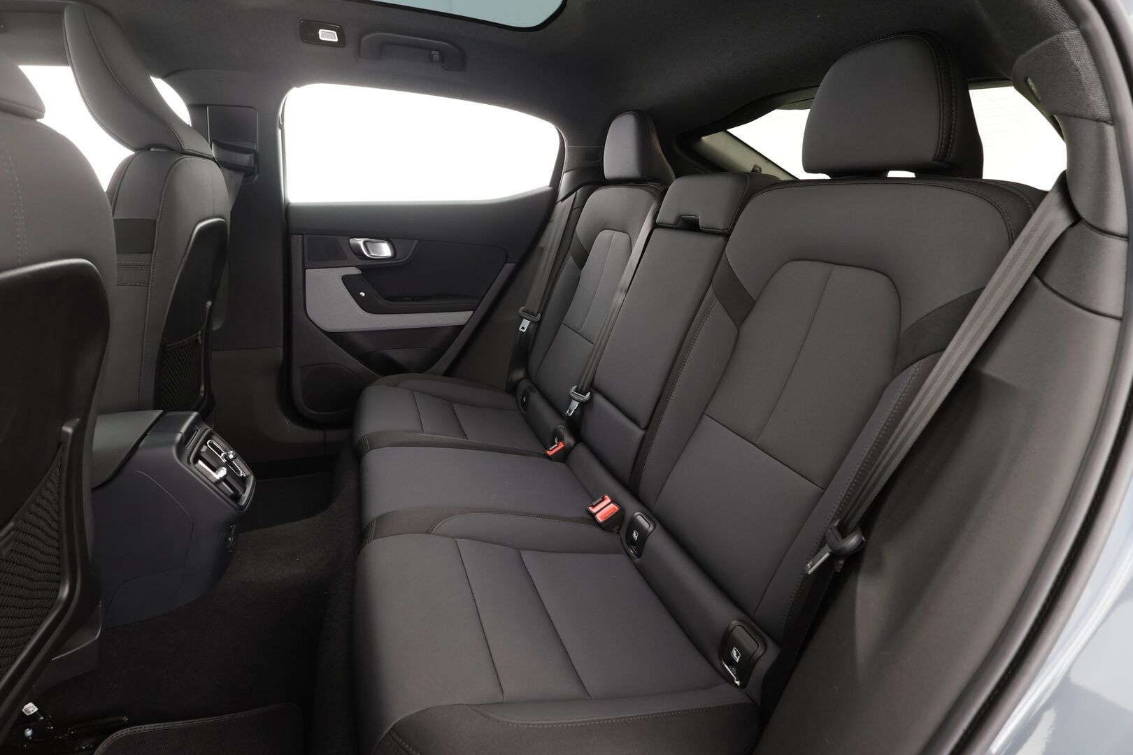 POLESTAR 2 2021 Long Range Dual Motor - | ACC | 360° | Pixel-LED | Harman/Kardon | Lasikatto | Muistipenkki | Sporttipenkit sähköllä | BLIS | Pilot Assist | 2x polestar alut | Merkkihuollettu |