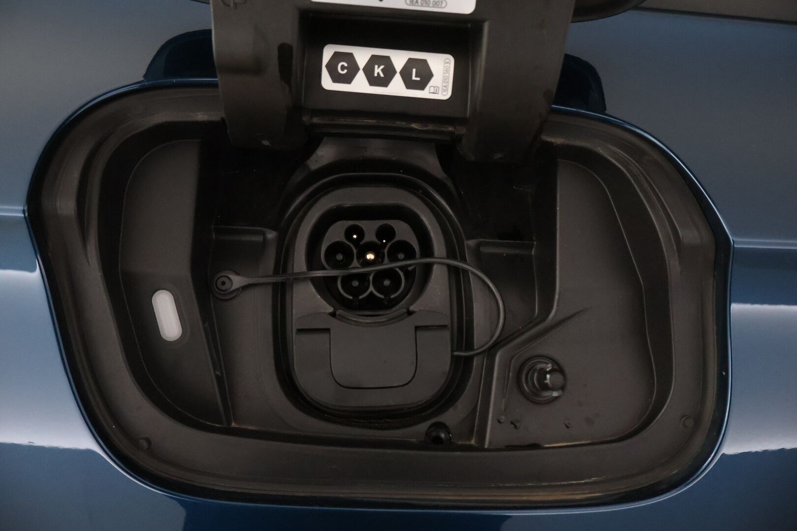 VOLKSWAGEN ID.7 2025 Tourer GTX 4Motion electric 250 kW *ALV* - 2,99 % KORKOTARJOUS TÄHÄN AUTOON - Lämpöpumppu / HUD / Harman&Kardon / Adapt.Vakkari / Vetokoukku / Ilmastoidut & Hierovat Etuistuimet / 360-Kamera / Lasikatto / IQ Matrix Led / Upea!