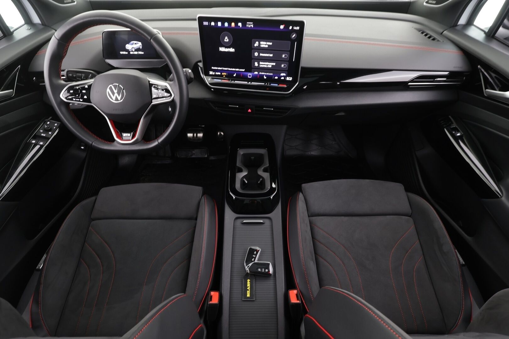 VOLKSWAGEN ID.5 2024 GTX 250 kW 4Motion DSG * ILP / ACC / HUD / Koukku / Hierovat Muistipenkit / Lasikatto / 360-kamera * - Akku kuntotarkastettu SoH 99,7% / Merkkihuollettu / 2x Lataus / Kahdet Renkaat