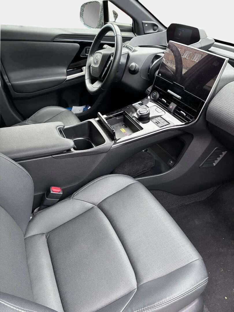 Toyota bZ4X 2022 Premium AWD - ACC | 360 | JBL | Kuljettajaistuin sähkösäädöllä ja muistilla | Panorama | Two-Tone | TULOSSA | - KORKO VAIN 3,99 %