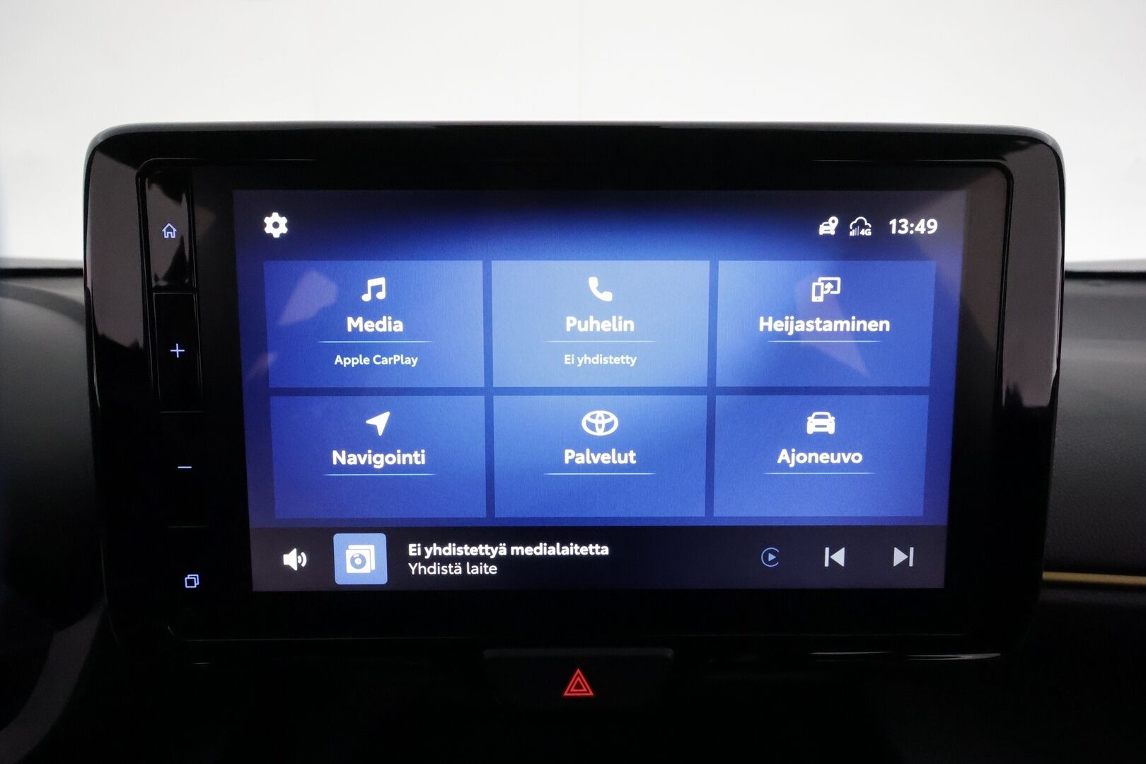 TOYOTA YARIS CROSS 2022 1,5 Hybrid AWD-i Adventure *ACC / P.kamera / Koukku / Lohkolämmitin / LED / Navi / KeylessGo / Puolinahat* - Kahdet renkaat aluvanteilla / Merkkihuollettu
