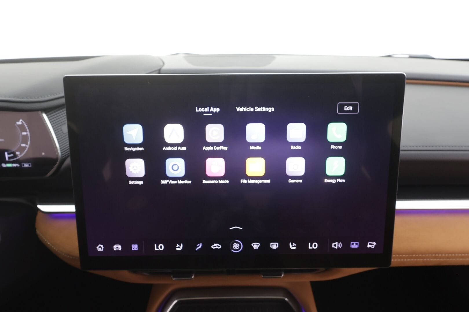 MAZDA 6 2025 e Takumi Plus - | ACC | ILP | Ilm. istuimet sähköllä | HUD | Panorama | Sony | Nahka-mokkakangas -verhoilu | 360° | CTS | BSM | Apple & Android | Ambient light |