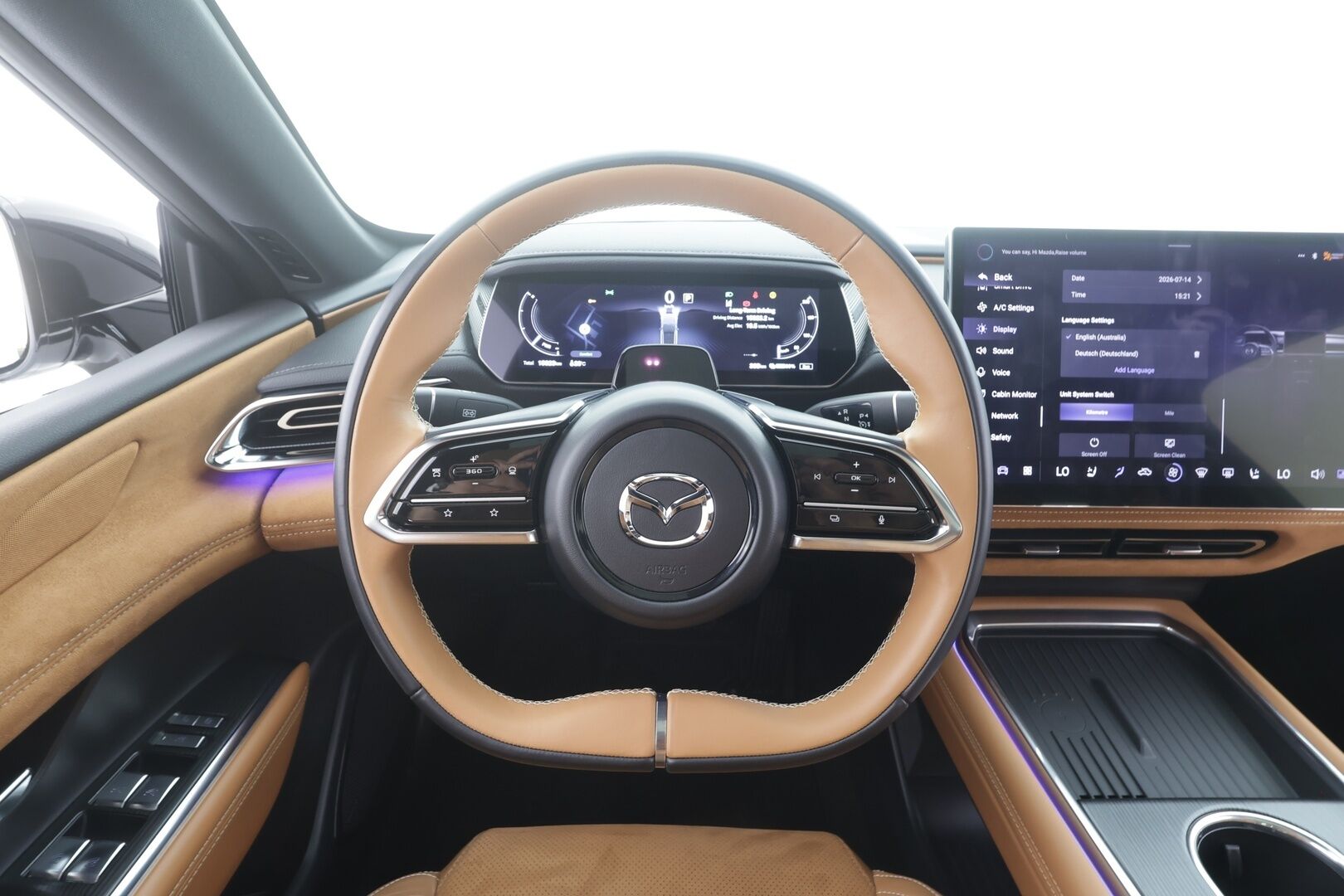 MAZDA 6 2025 e Takumi Plus - | ACC | ILP | Ilm. istuimet sähköllä | HUD | Panorama | Sony | Nahka-mokkakangas -verhoilu | 360° | CTS | BSM | Apple & Android | Ambient light |