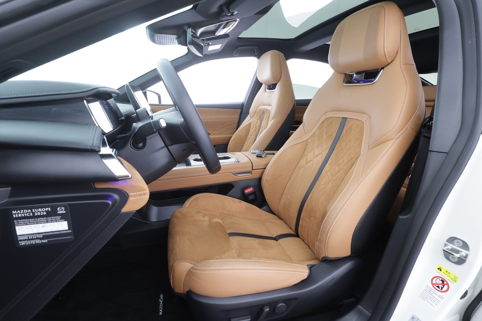 MAZDA 6 2025 e Takumi Plus - | ACC | ILP | Ilm. istuimet sähköllä | HUD | Panorama | Sony | Nahka-mokkakangas -verhoilu | 360° | CTS | BSM | Apple & Android | Ambient light |