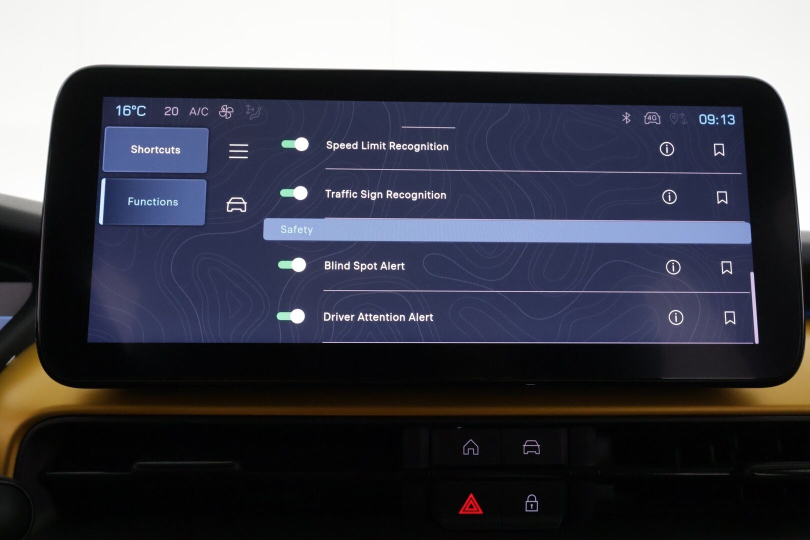 Jeep Avenger 2023 54kWh Automaatti Summit - | ACC | ILP | 11kw lataus | Puolinahat | P.kamera | Lane Assist | BSM | Ambient | Digimittaristo | LED | Apple & Android | Merkkihuollot | 2x renkaat | 