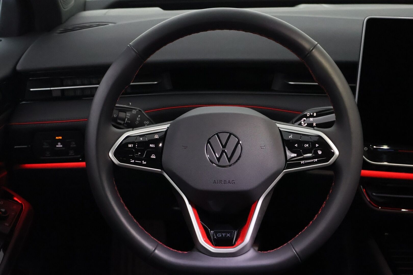 VOLKSWAGEN ID.7 2025 Tourer GTX 4Motion electric 250 kW *ALV* - 2,99 % KORKOTARJOUS TÄHÄN AUTOON - Lämpöpumppu / HUD / Adapt.Vakkari / Vetokoukku / 360-Kamera / IQ Matrix Led / BLIS / Ratinlämmitin / Juuri saapunut Tampereelle!