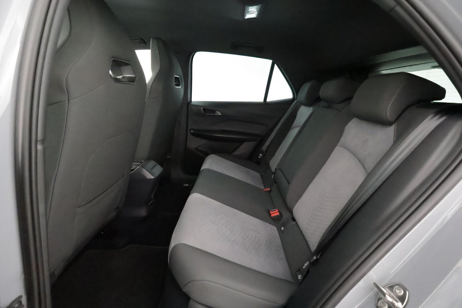 CUPRA Born 2023 e-Boost 170 kW 58 kWh - | ACC | ILP | Sähköpenkit hieronnalla | Bucket Seat | Keyless | P.kamera | Lane Assist | Side Assist | LED | Ambient light | 2x renkaat aluin | 