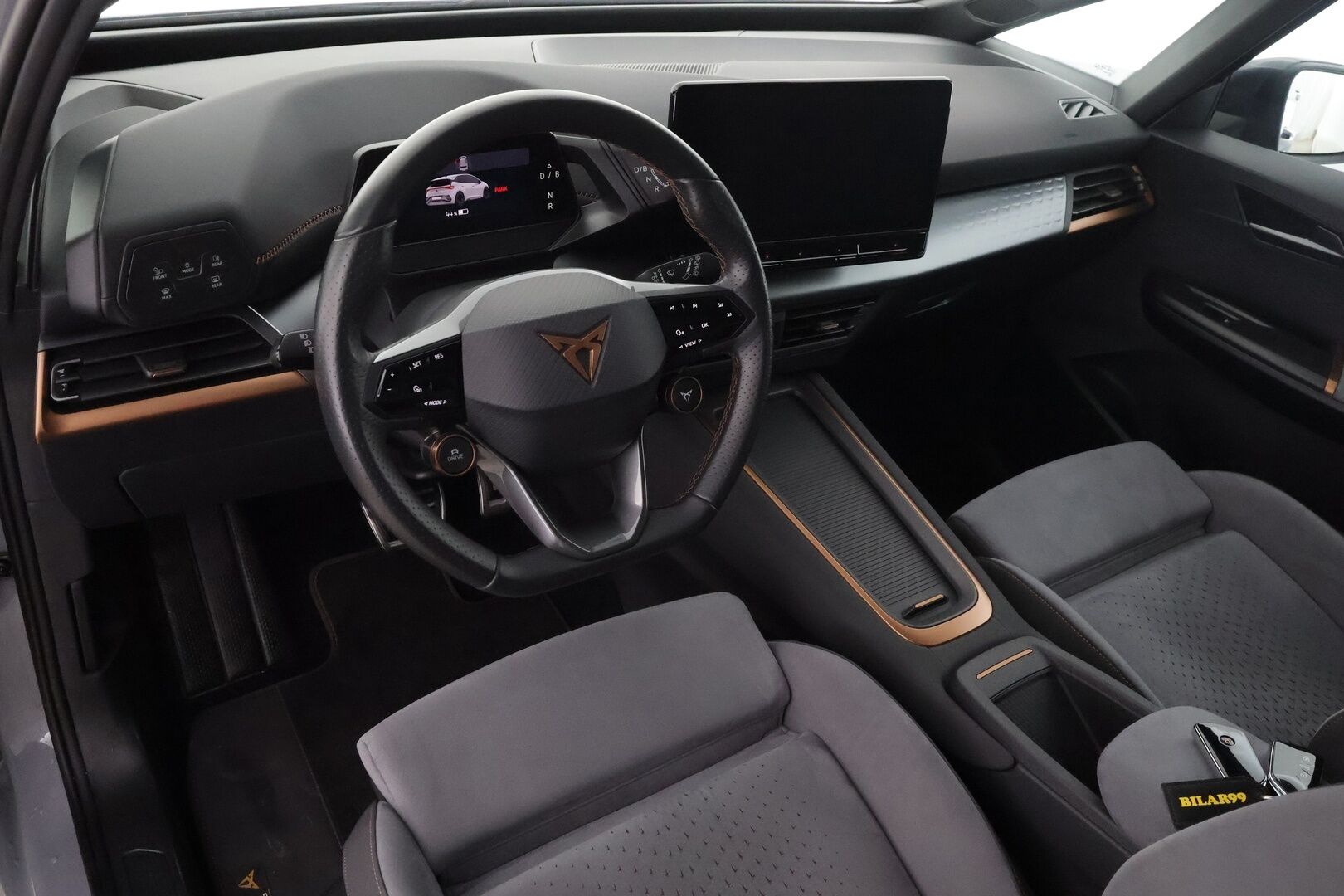 CUPRA Born 2023 e-Boost 170 kW 58 kWh - | ACC | ILP | Sähköpenkit hieronnalla | Bucket Seat | Keyless | P.kamera | Lane Assist | Side Assist | LED | Ambient light | 2x renkaat aluin | 